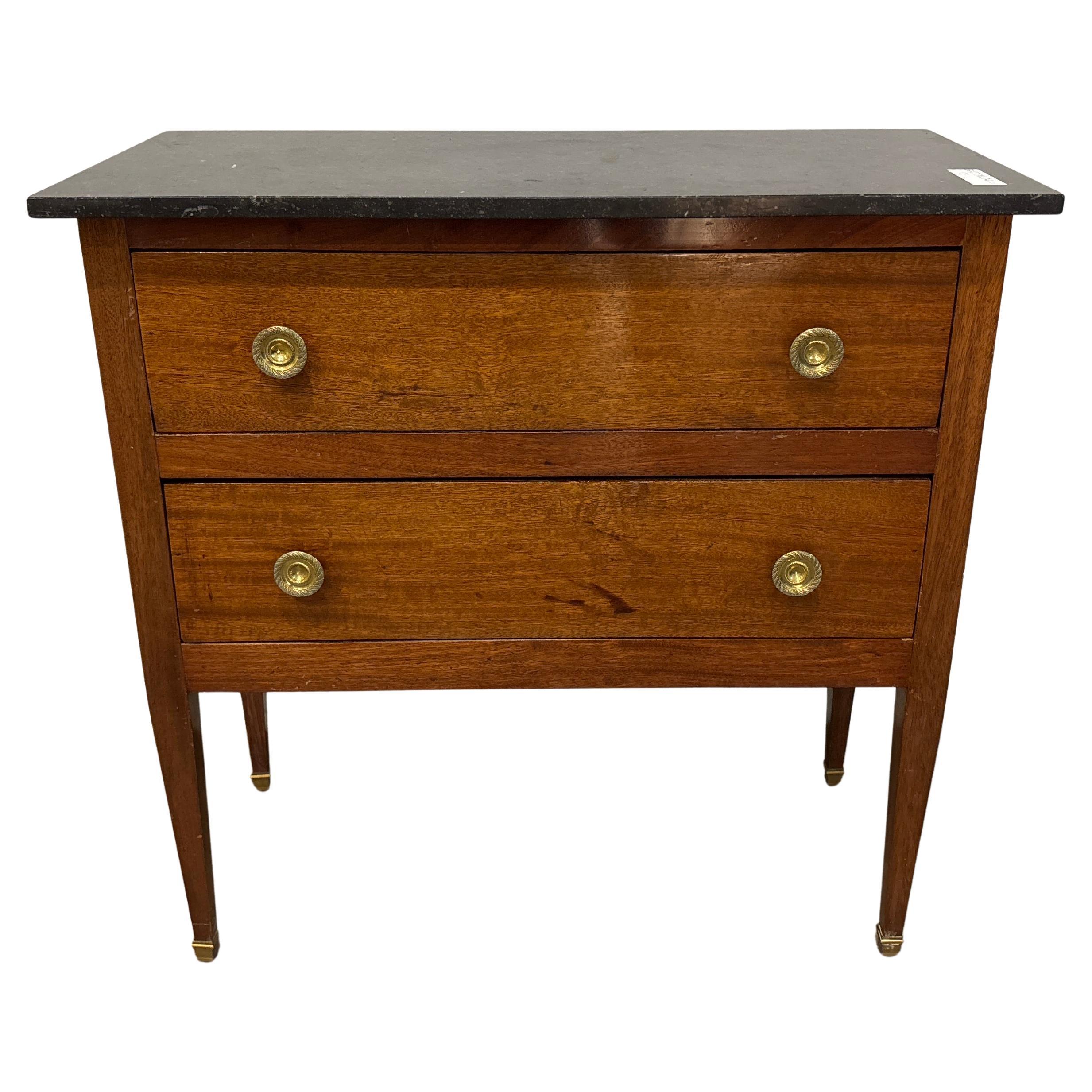 Piccola commode francese del XIX secolo