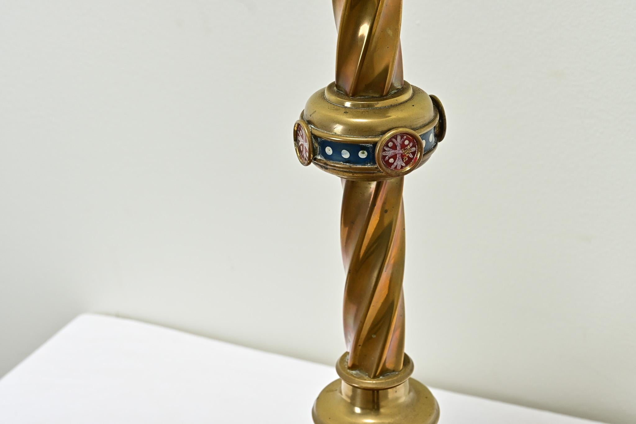 Ottone Candeliere da altare in ottone massiccio francese del XIX secolo in vendita