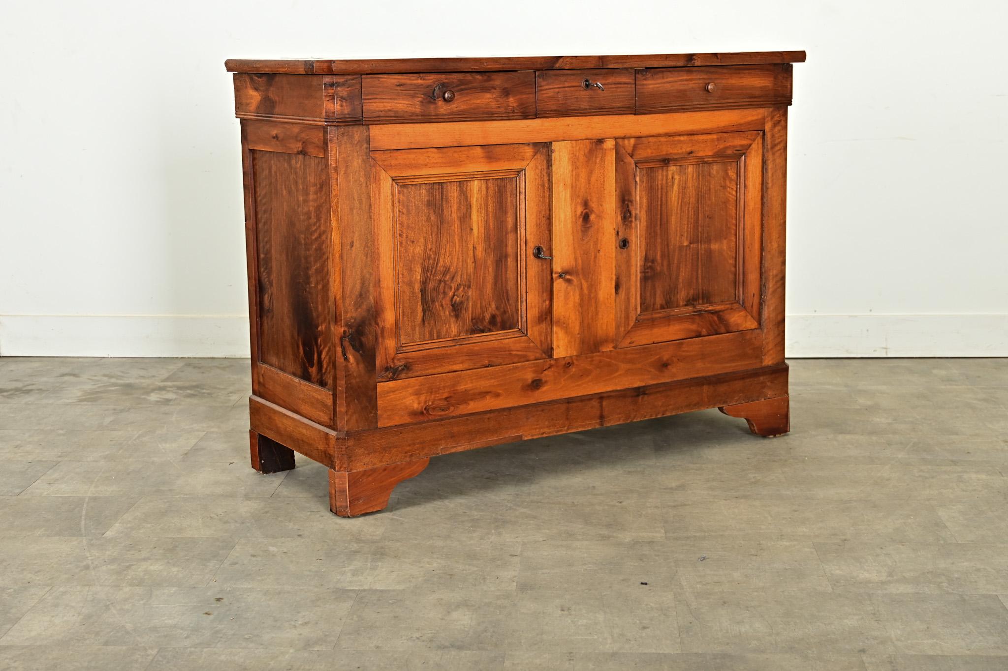 Buffet francese del XIX secolo in legno massiccio di frutta in vendita 5