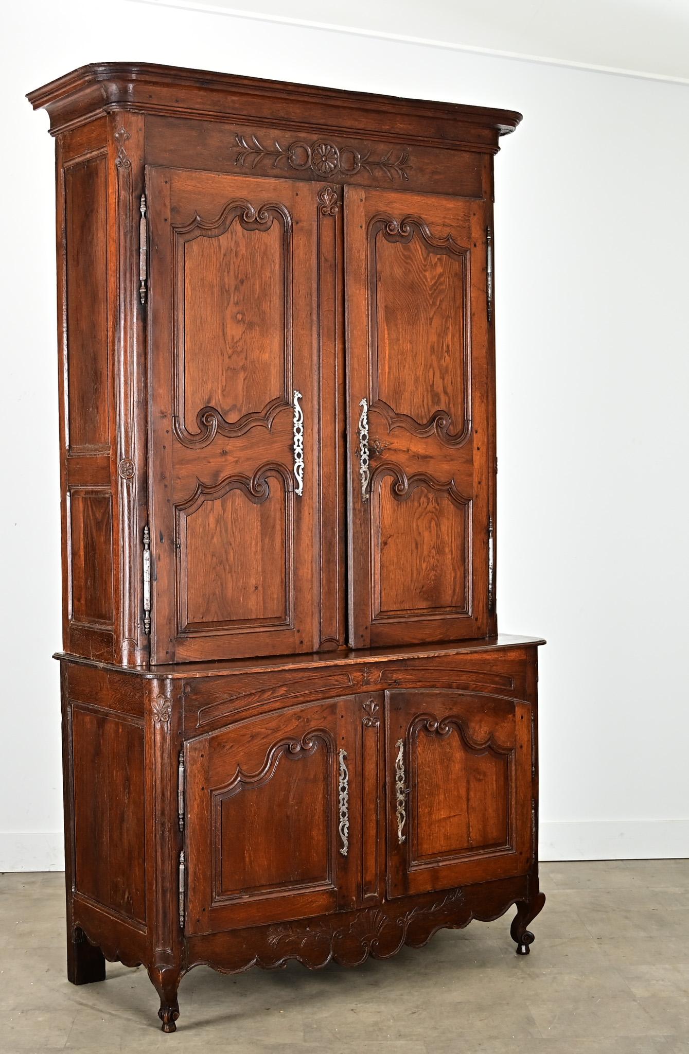 French 19th Century Solid Oak Buffet à Deux Corps en vente 4