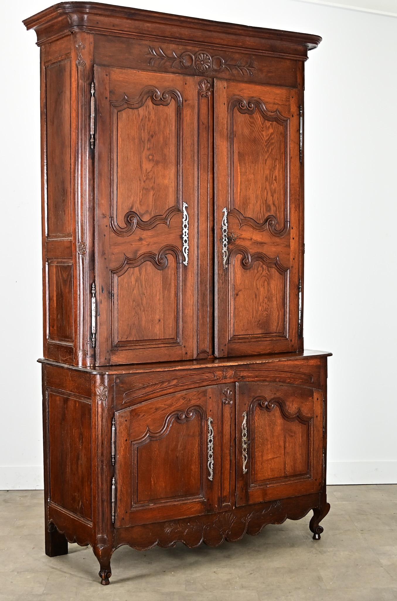 French 19th Century Solid Oak Buffet à Deux Corps en vente 5