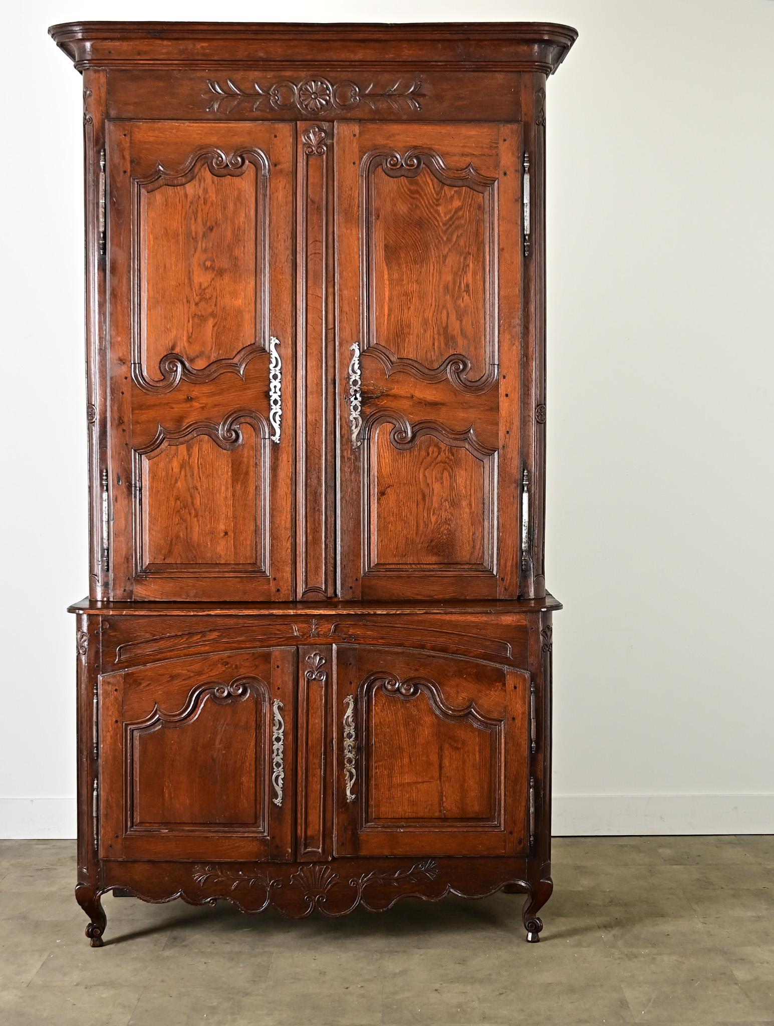 Acier French 19th Century Solid Oak Buffet à Deux Corps en vente