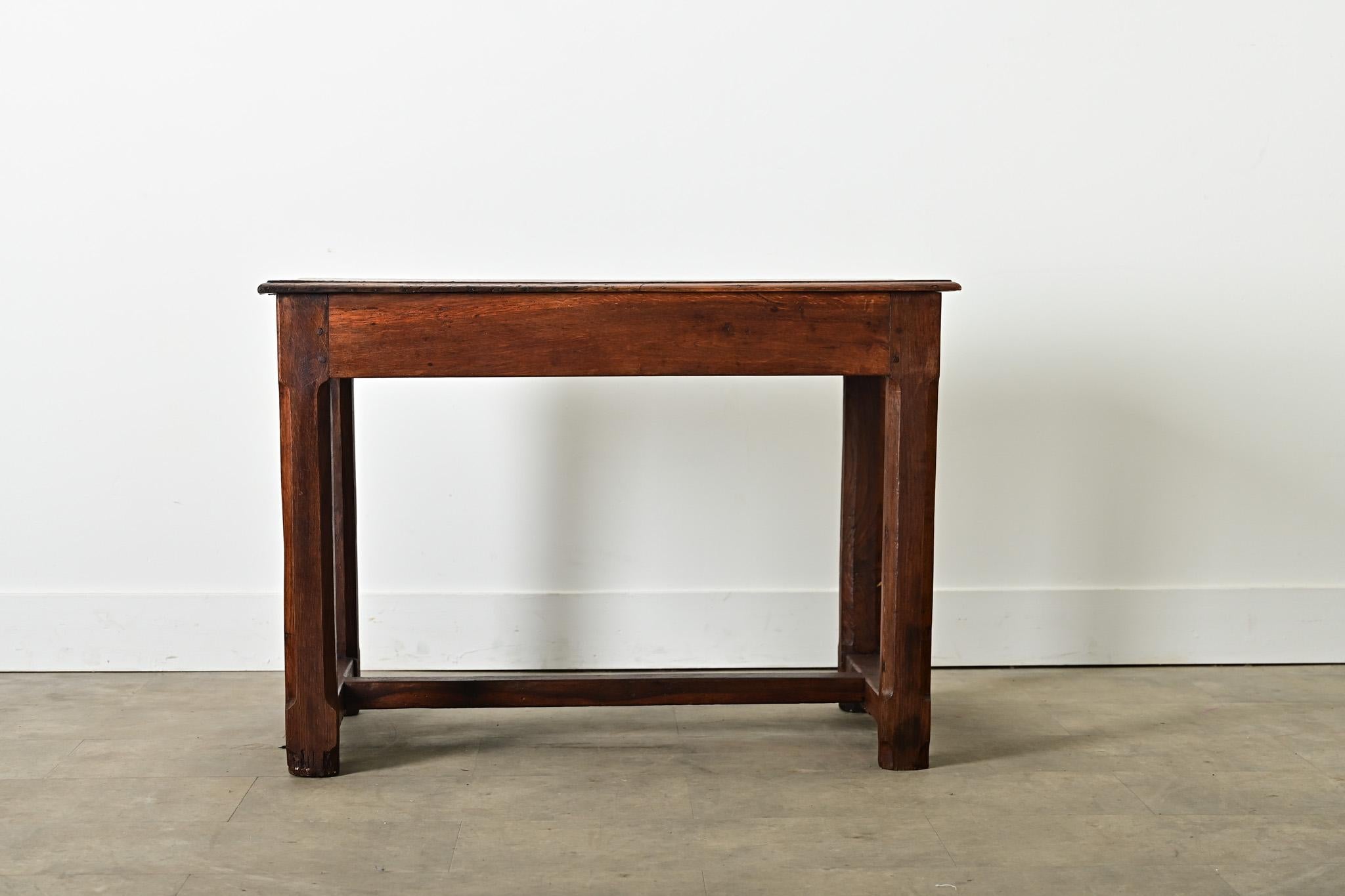 French 19th Century Solid Oak Petite Farm Table In Good Condition For Sale In Baton Rouge, LA