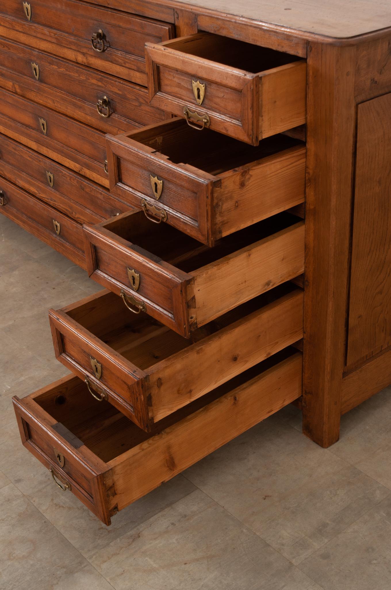 French 19th Century Solid Oak Sacristy Cabinet In Good Condition For Sale In Baton Rouge, LA