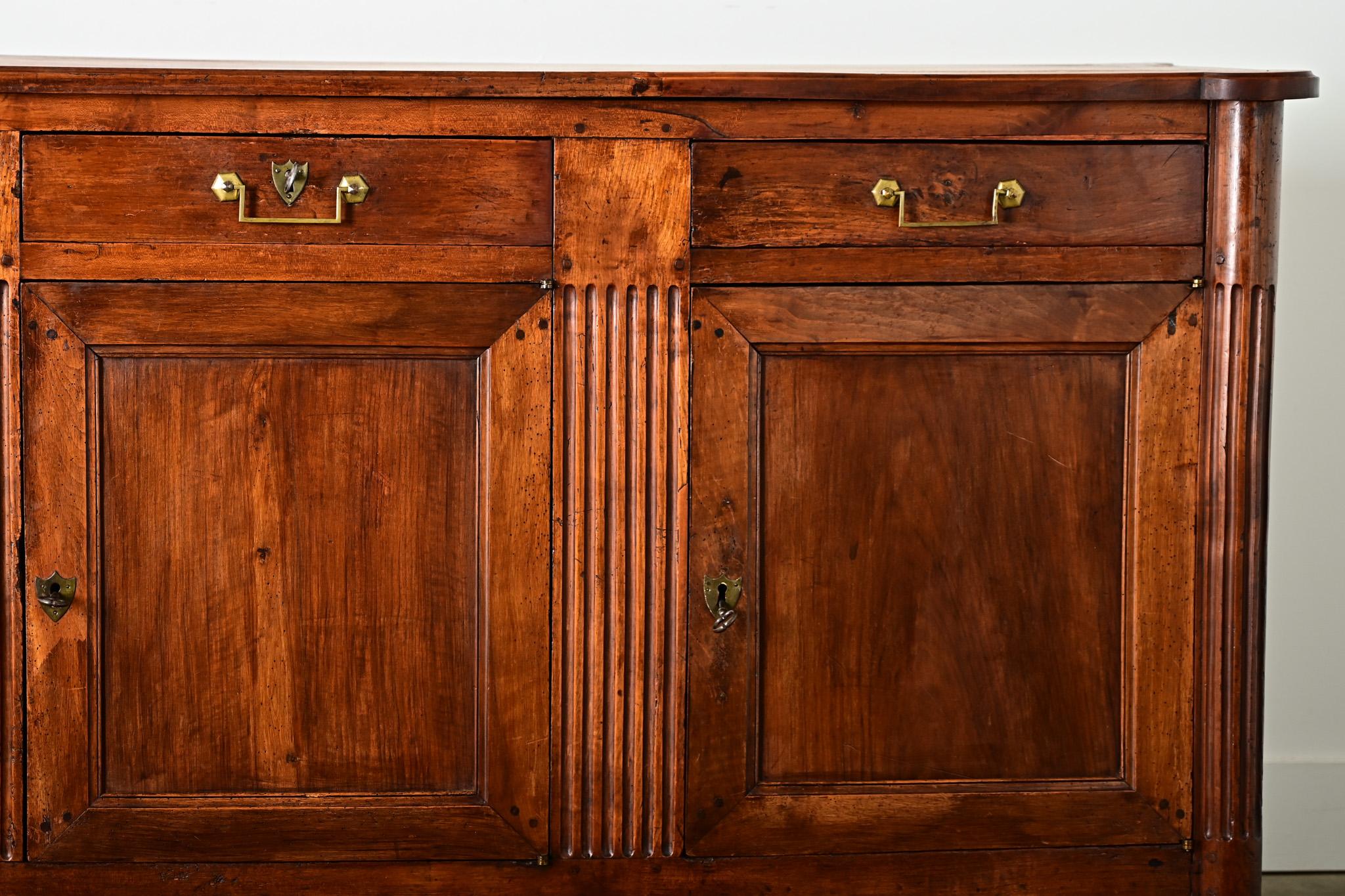 Altro Enfilade francese in noce massiccio del XIX secolo in vendita
