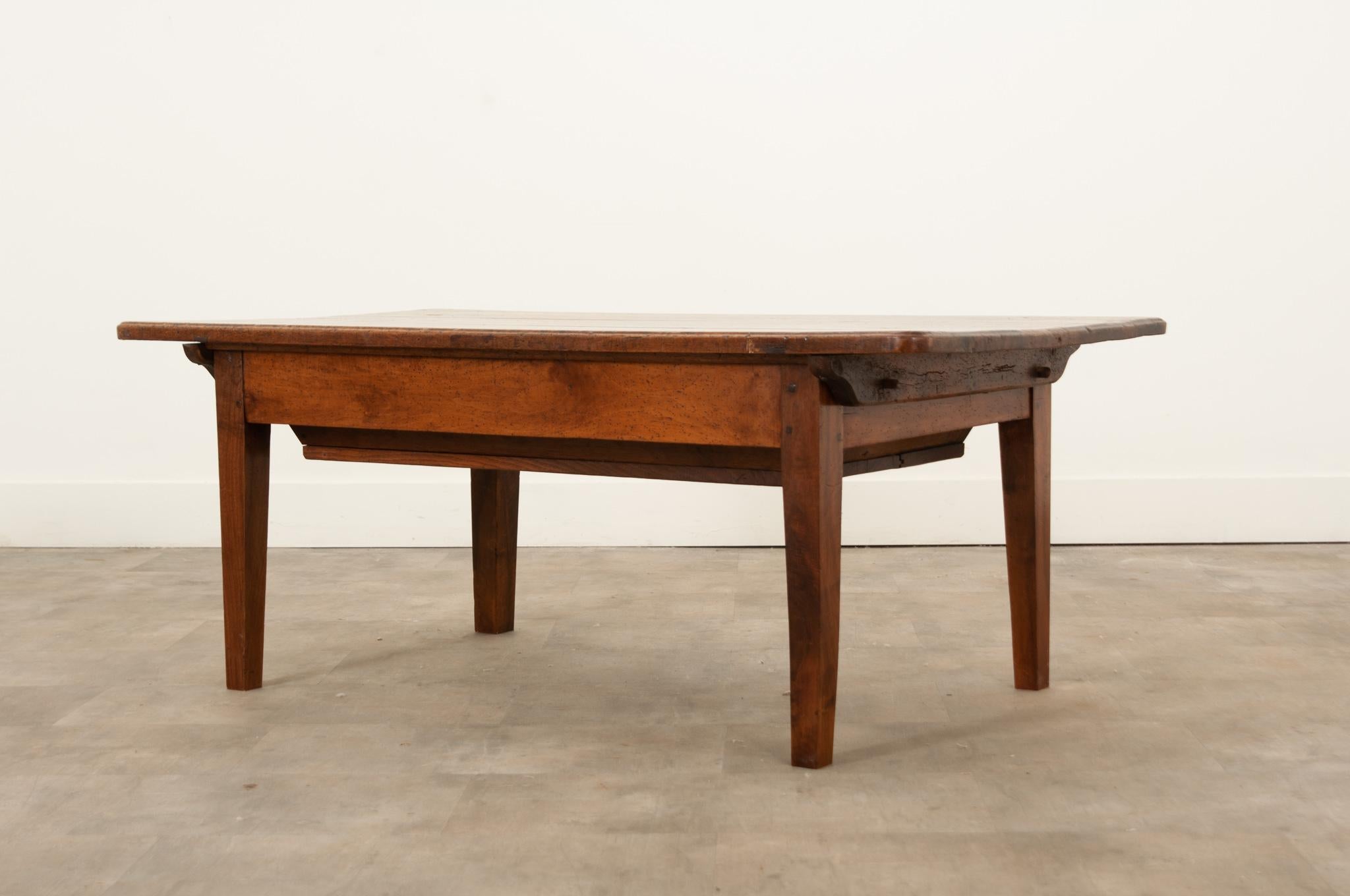French 19th Century Solid Walnut Petrin Coffee Table For Sale 2