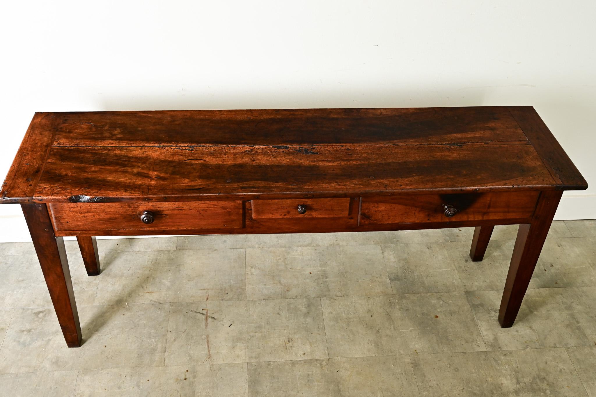 French 19th Century Solid Walnut Server In Good Condition In Baton Rouge, LA