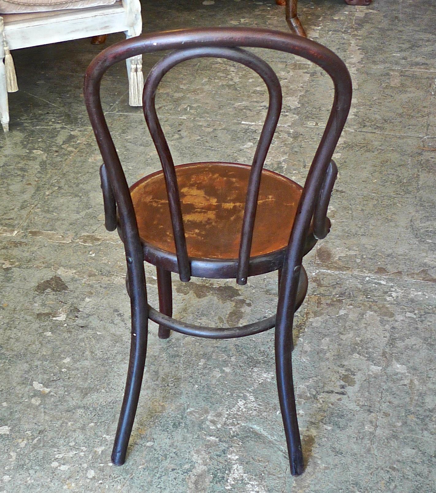 Beistellstuhl aus gebeiztem Bugholz aus dem 19. Jahrhundert (Gebeizt) im Angebot