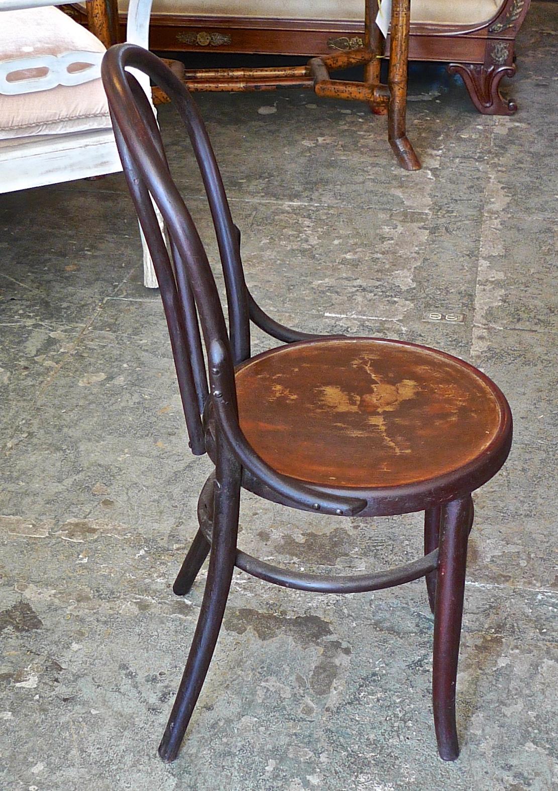 Beistellstuhl aus gebeiztem Bugholz aus dem 19. Jahrhundert im Zustand „Starke Gebrauchsspuren“ im Angebot in Santa Monica, CA