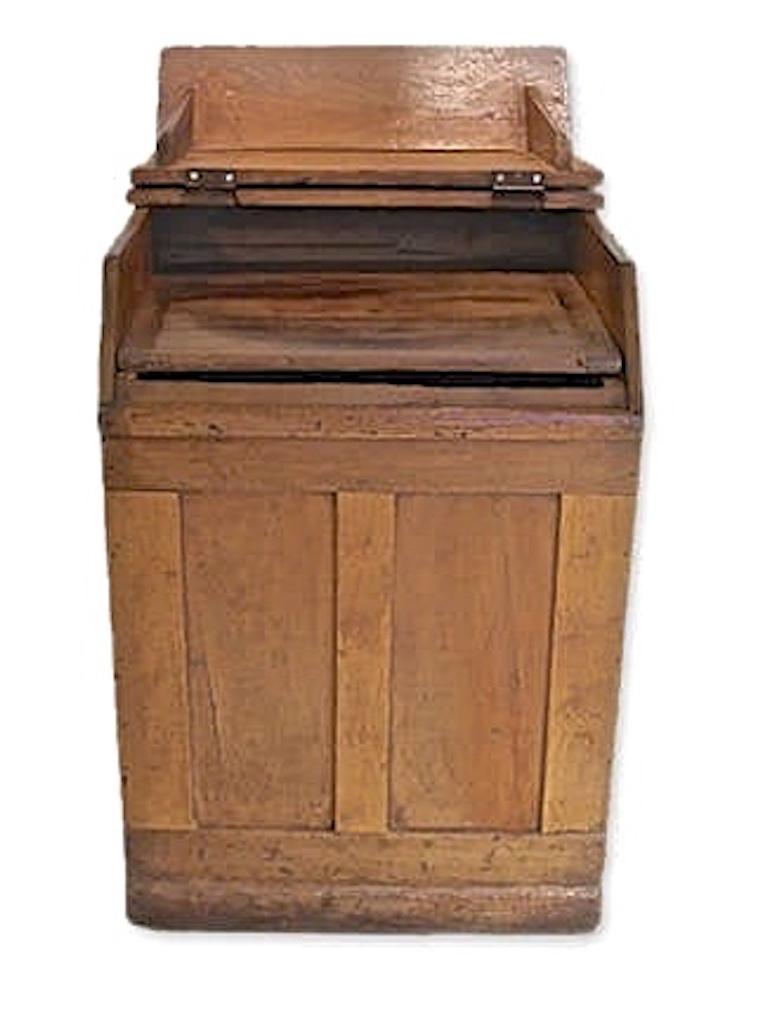 French 19th Century Stained Pine Storage Bin In Distressed Condition For Sale In Santa Monica, CA
