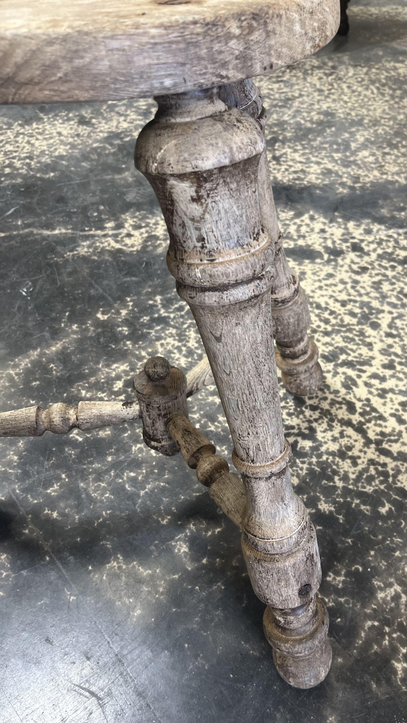 Taburete francés del siglo XIX en Bueno estado para la venta en Round Top, TX