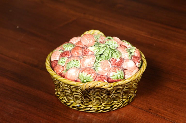 French 19th Century Strawberry and Wicker Basket Pottery Dish with Lid For Sale 2