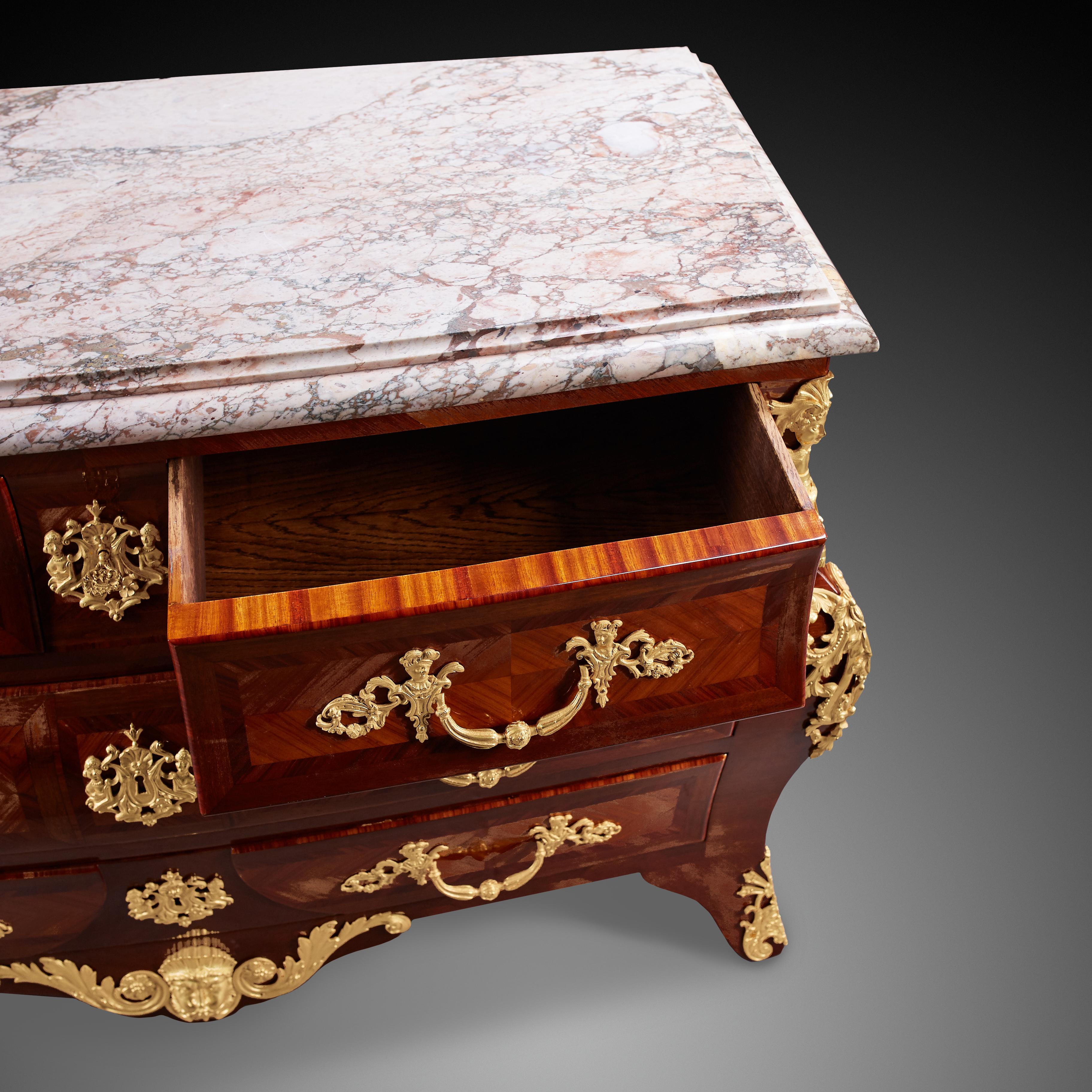 French 19th Century, Styl Louis XVI Commode For Sale 4