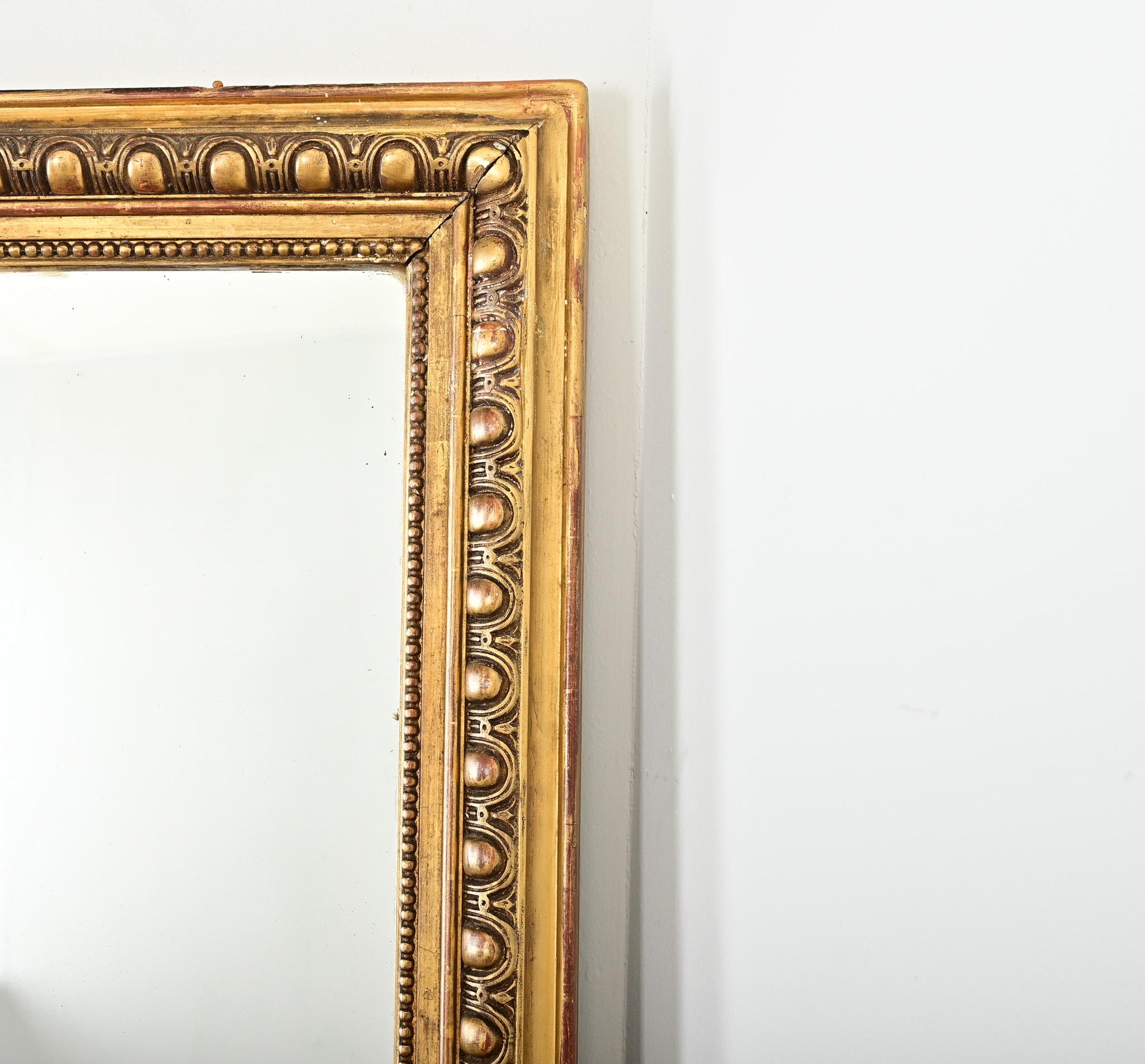 French 19th Century Symmetrical Egg & Dart Gilt Mirror For Sale 1
