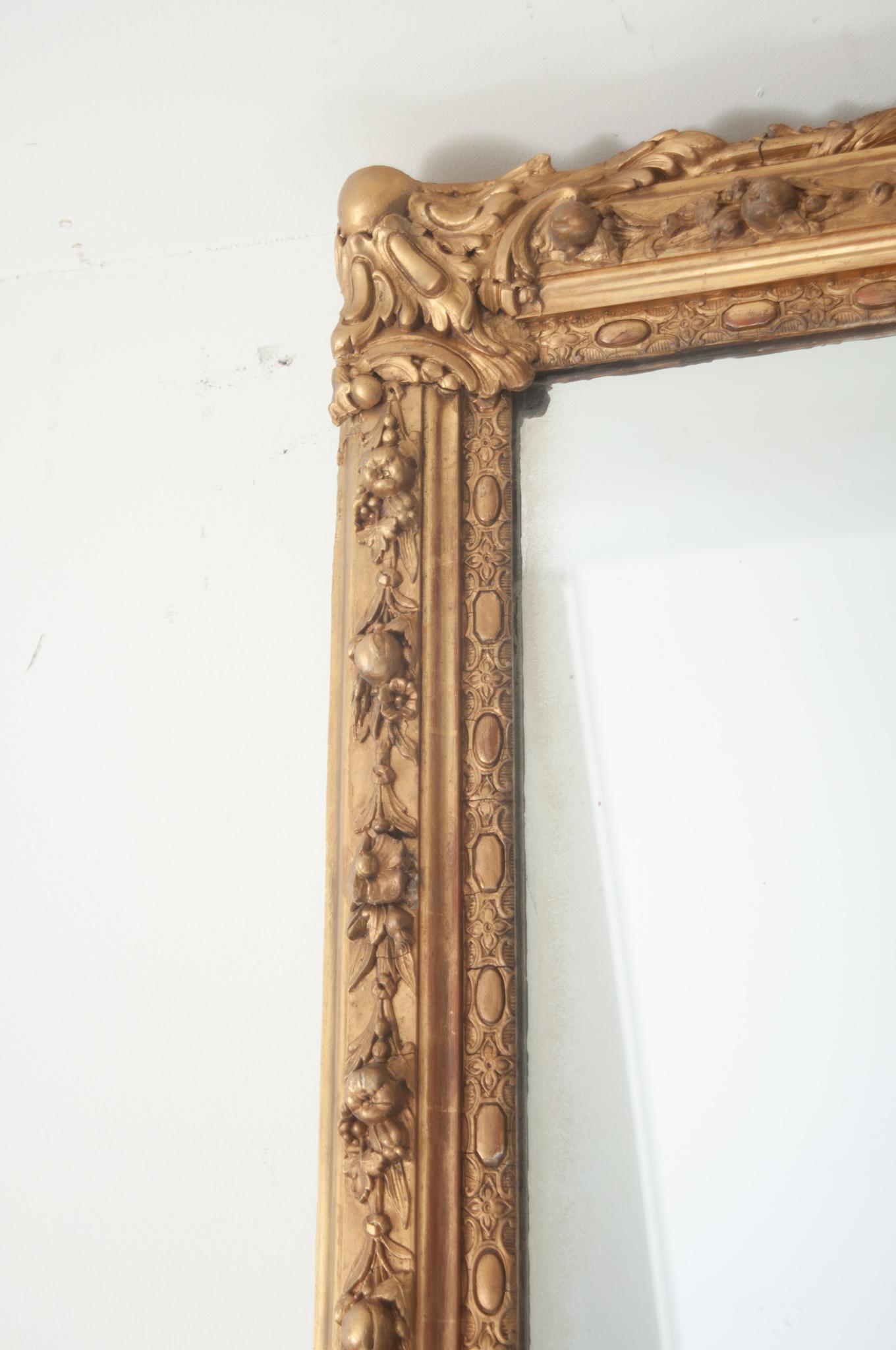 French 19th Century Symmetrical Gilt Mirror For Sale 7