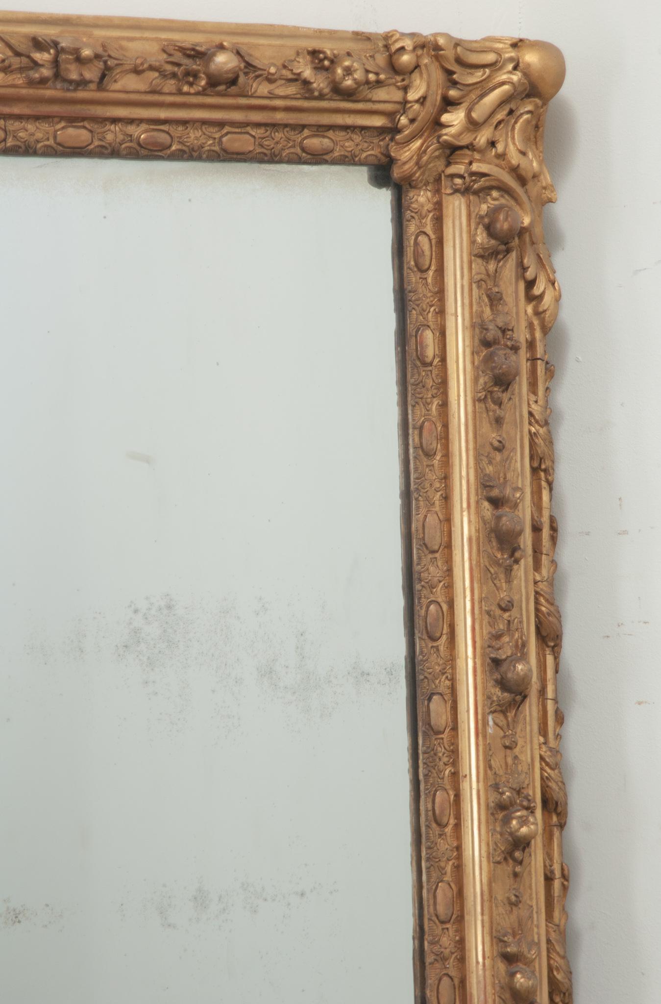 French 19th Century Symmetrical Gilt Mirror For Sale 2