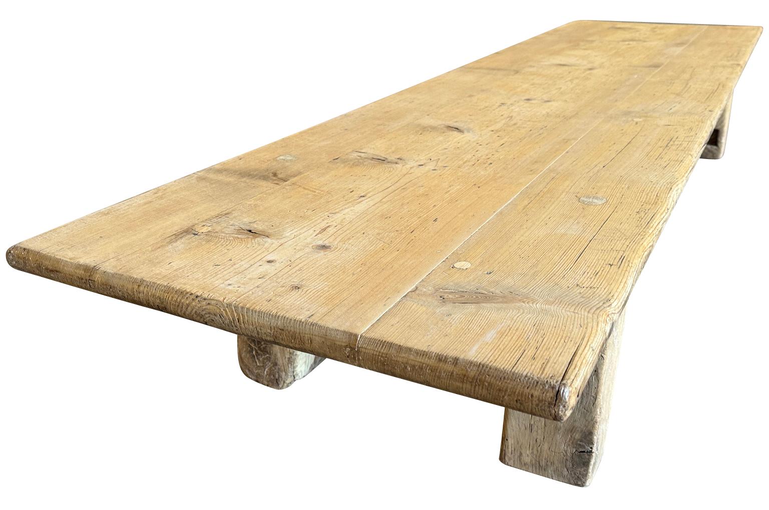 Französischer Tisch Basse des 19. Jahrhunderts – Couchtisch im Zustand „Gut“ im Angebot in Round Top, TX
