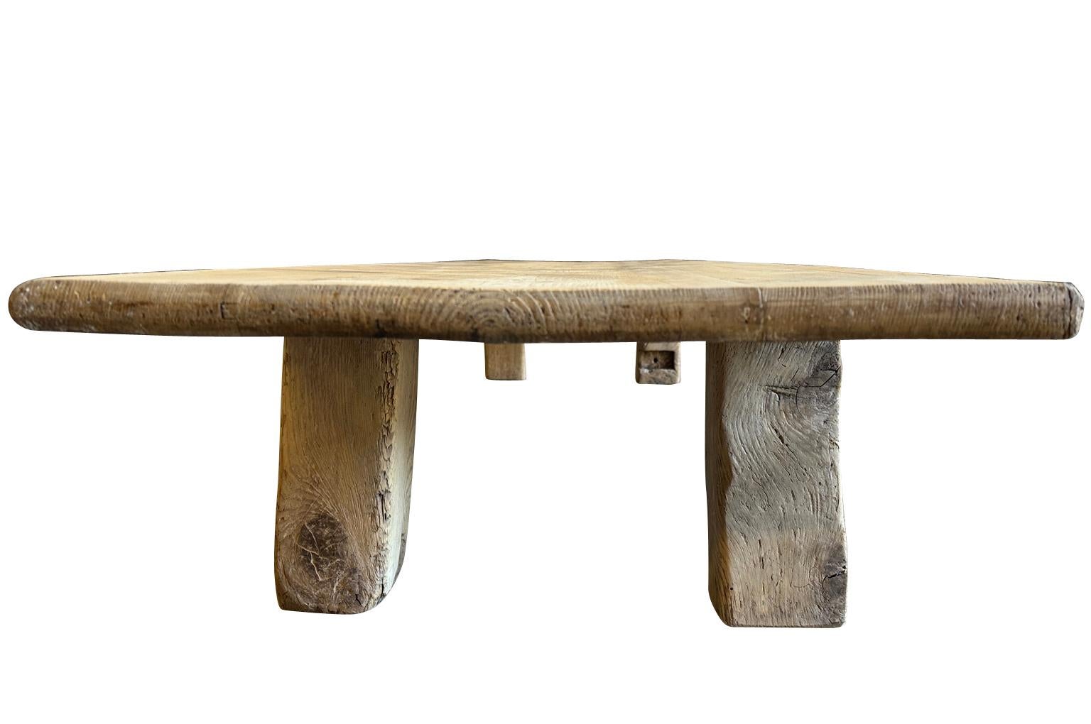 Französischer Tisch Basse des 19. Jahrhunderts – Couchtisch (Kiefernholz) im Angebot