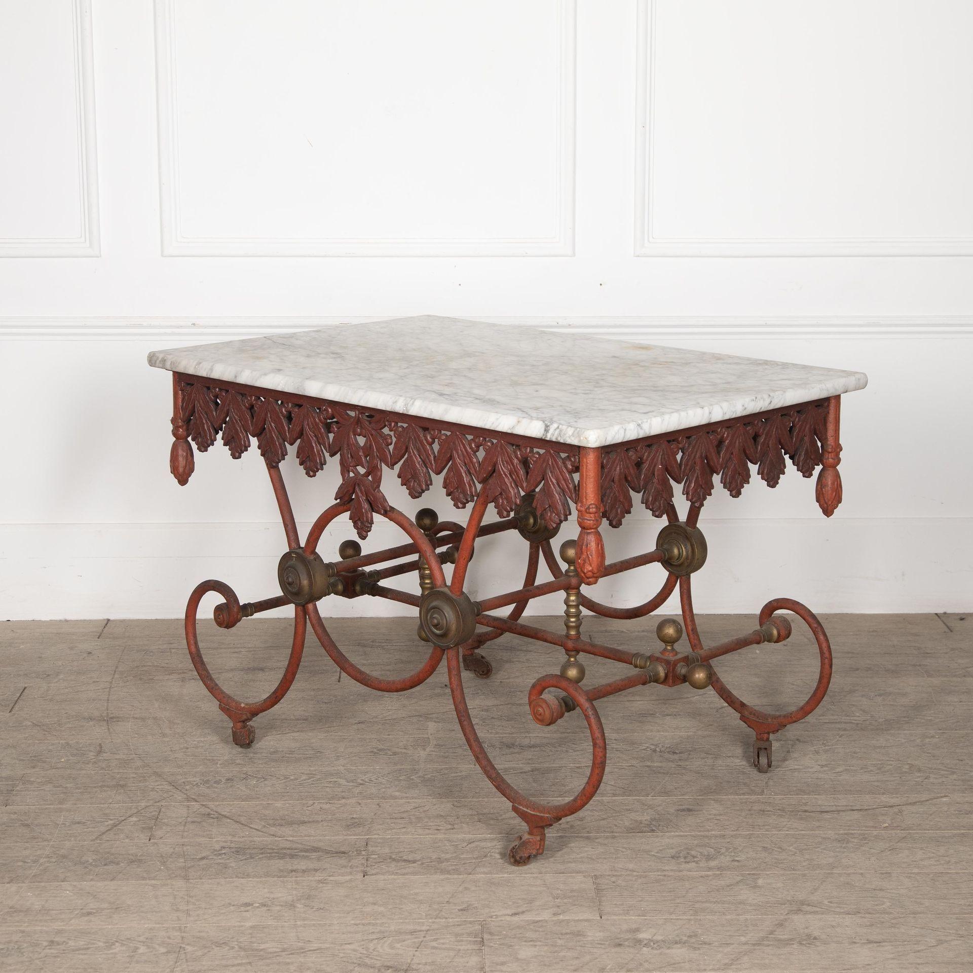 Mesa de Boucher francesa del siglo XIX en Bueno estado para la venta en Gloucestershire, GB
