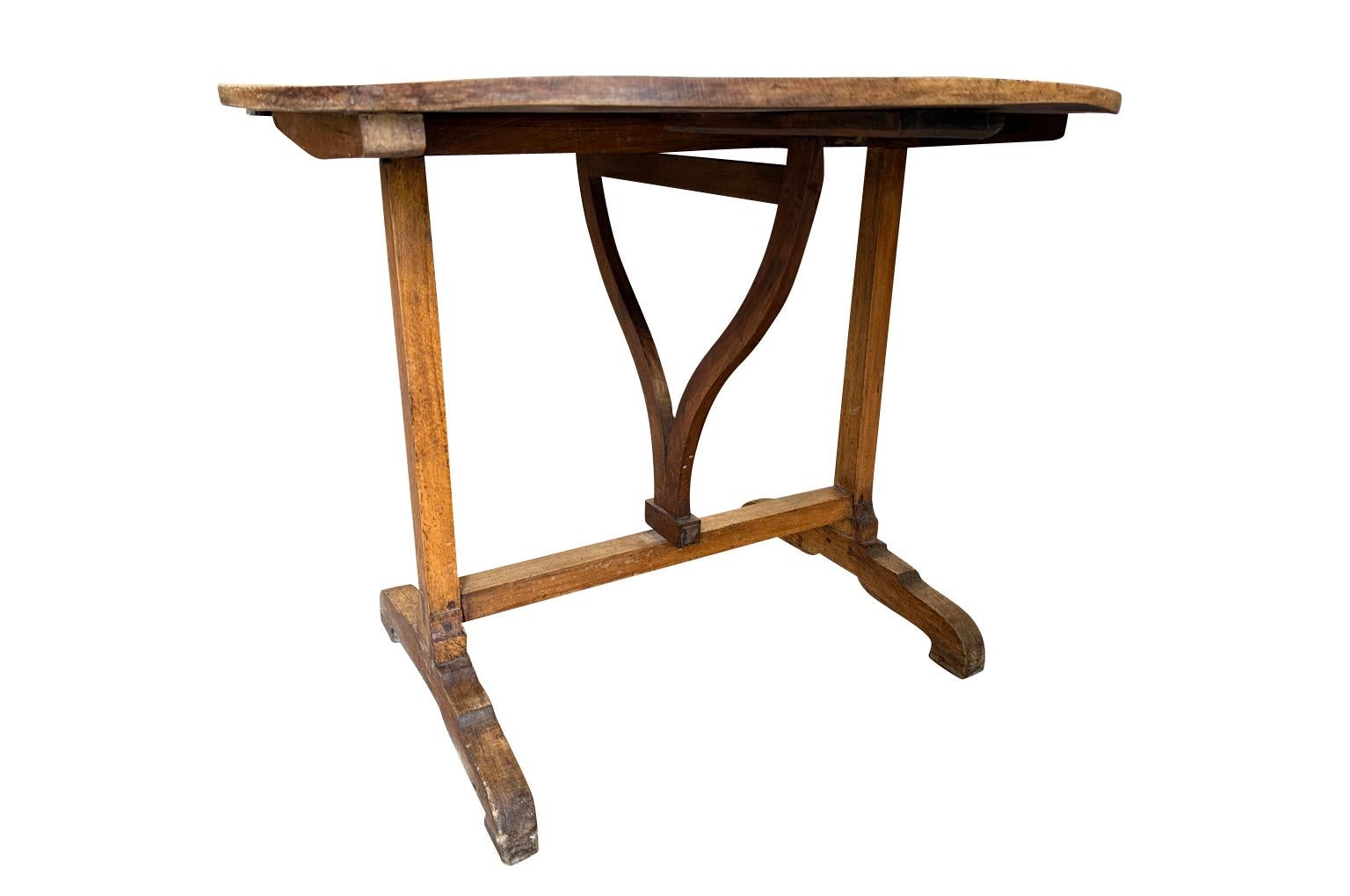 French 19th Century Table Vigneron - Wine Tasting Table (Französisch) im Angebot