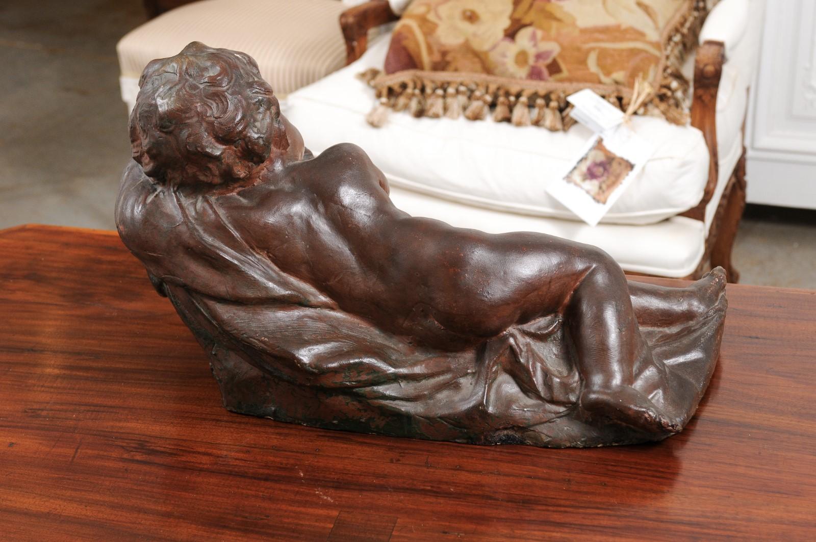 Cupidon couchant en terre cuite du 19ème siècle d'après Giovacchino Fortini en vente 4