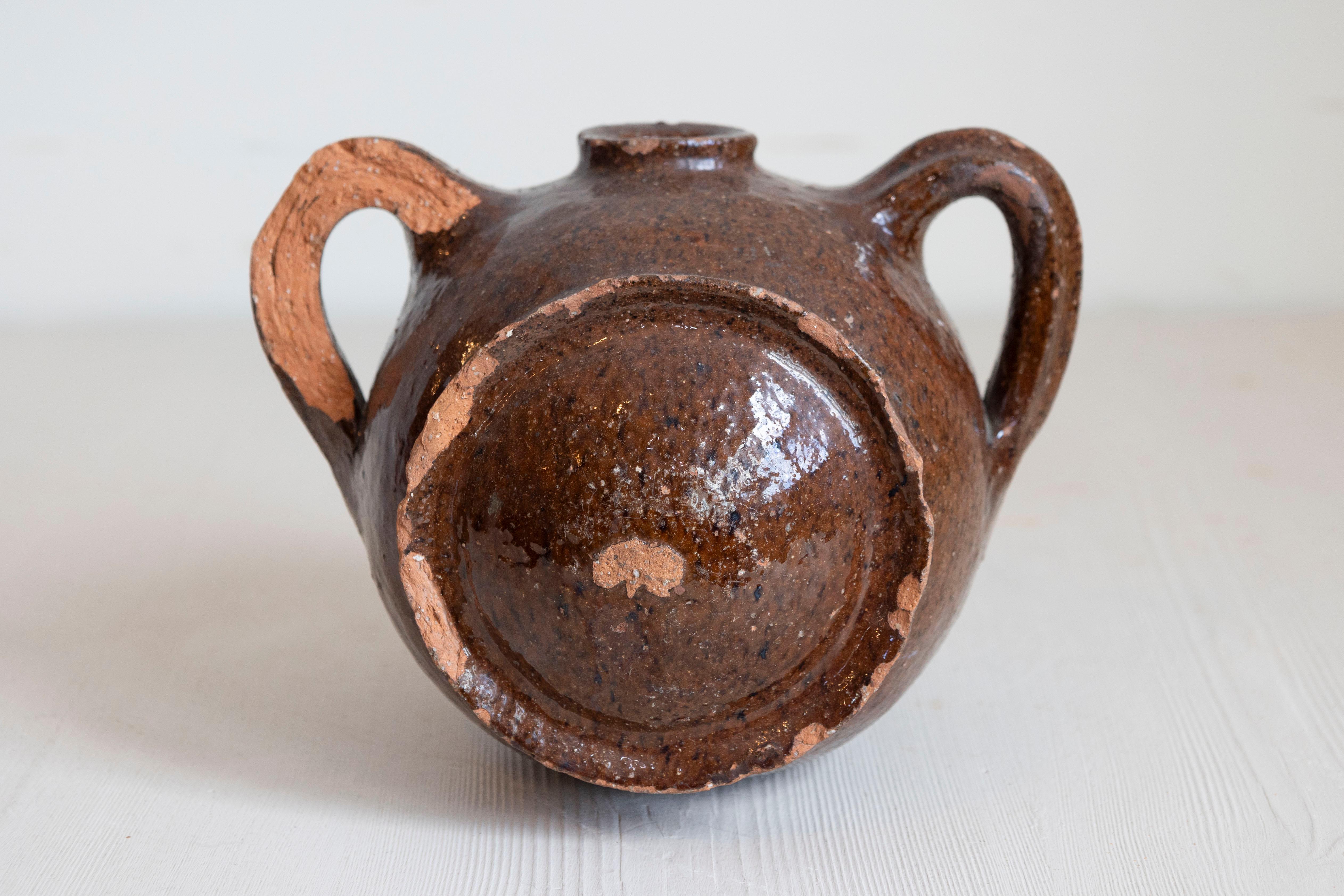 French 19th Century Terracotta Vinegar Pot with Chocolate Glaze and Great Patina For Sale 1