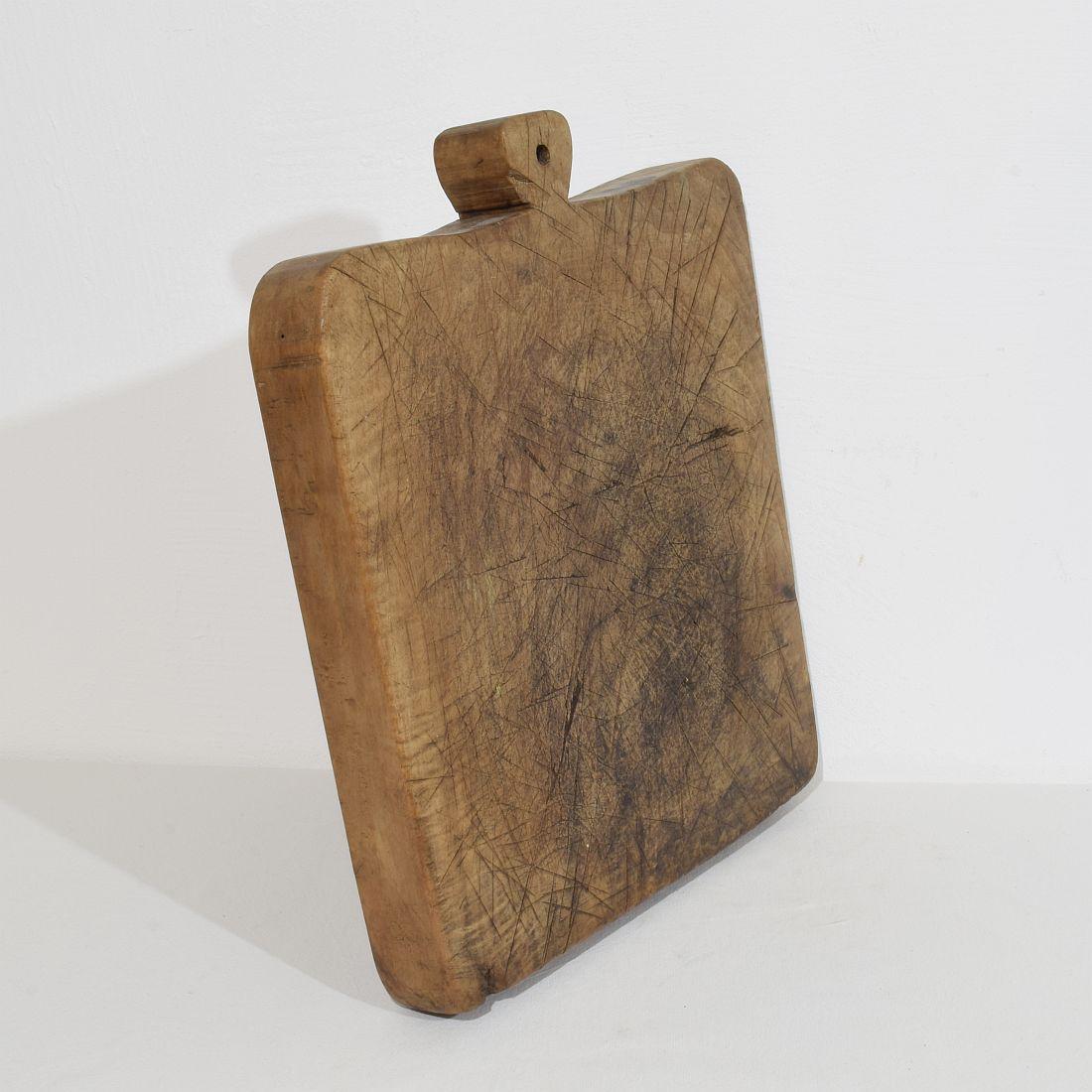 French 19th Century, Thick Wooden Chopping or Cutting Board In Good Condition For Sale In Buisson, FR