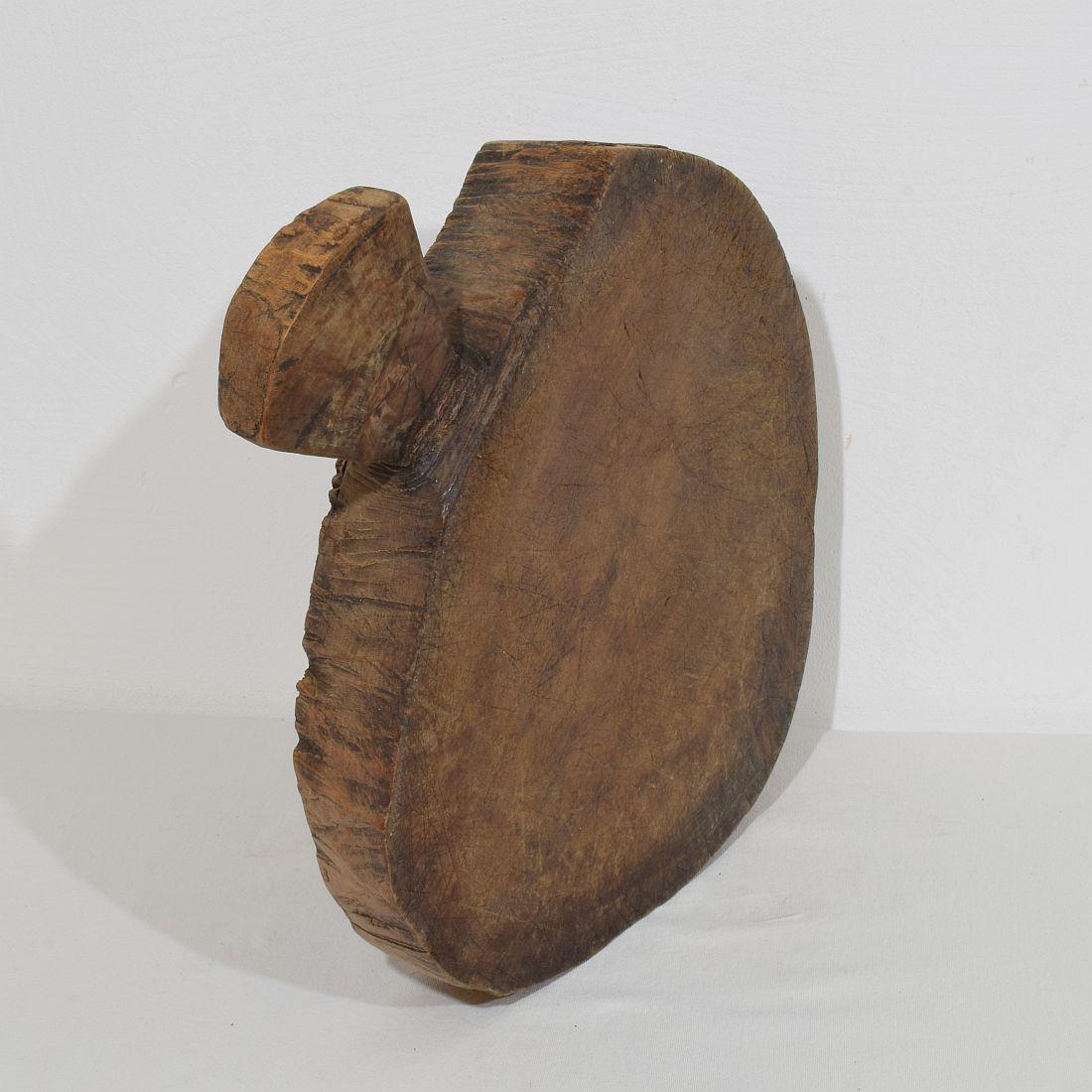 French 19th Century, Thick Wooden Chopping or Cutting Board im Zustand „Gut“ im Angebot in Buisson, FR