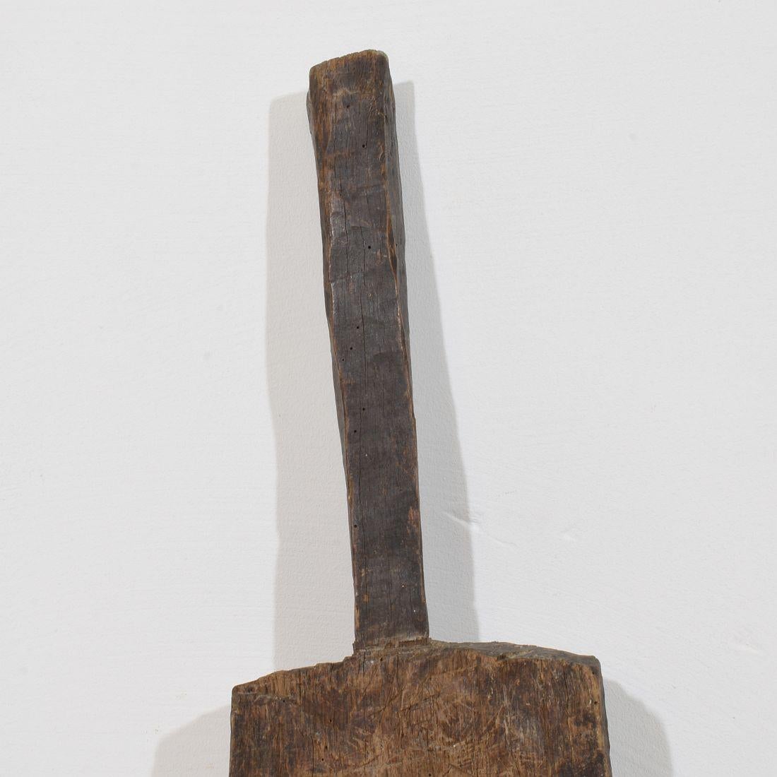 Planche à découper en bois épais, 19e siècle, France Bon état - En vente à Buisson, FR