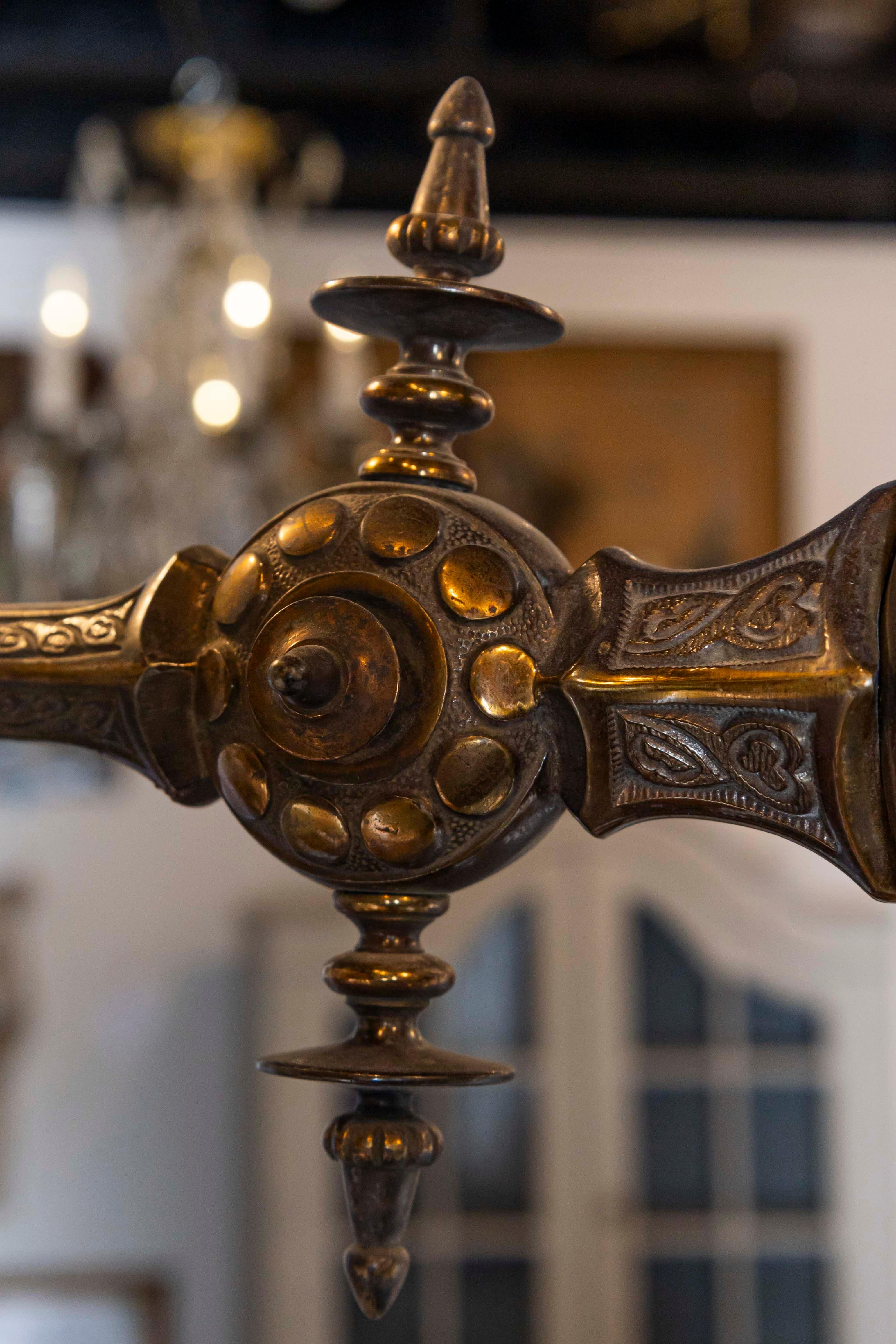 Lustre à trois lumières en bronze et Baccarat à chérubins du 19e siècle français en vente 5