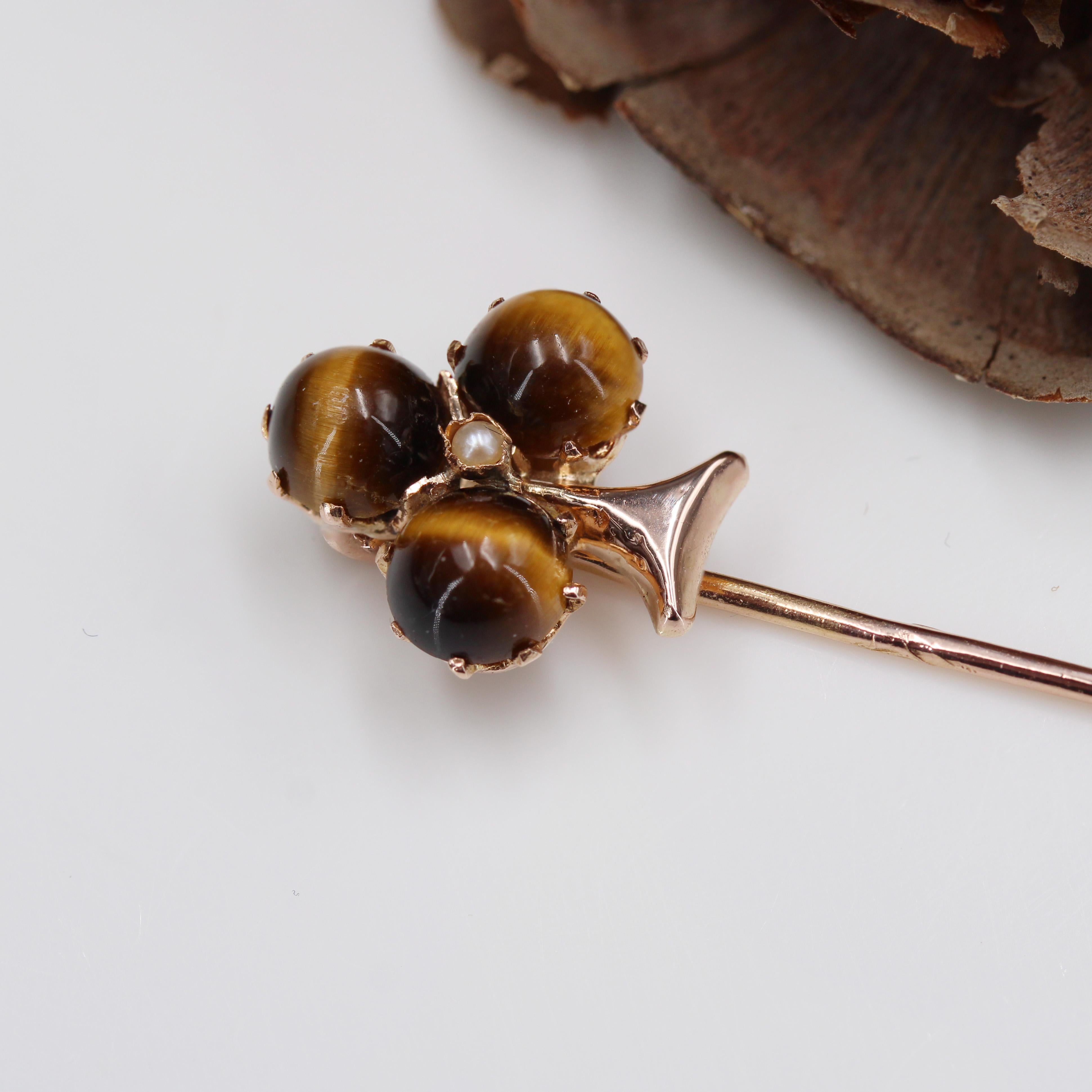 French 19th Century Tiger Eye Fine Pearl Rose Gold Clover Pin Brooch For Sale 5