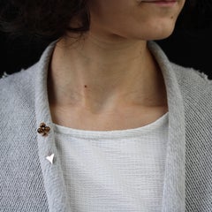 French 19th Century Tiger Eye Fine Pearl Rose Gold Clover Pin Brooch