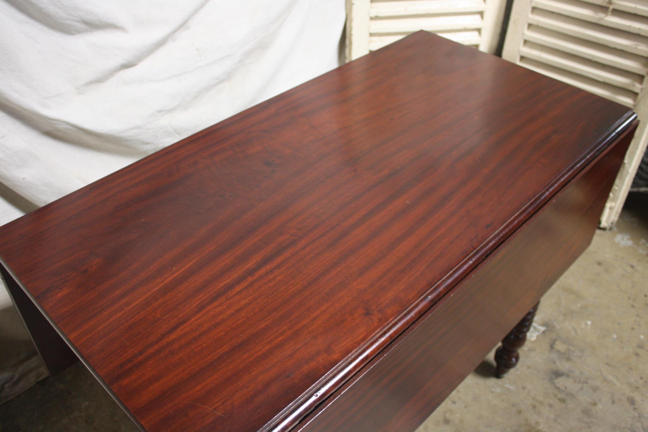 Table à plateau basculant française du XIXe siècle en vente 5