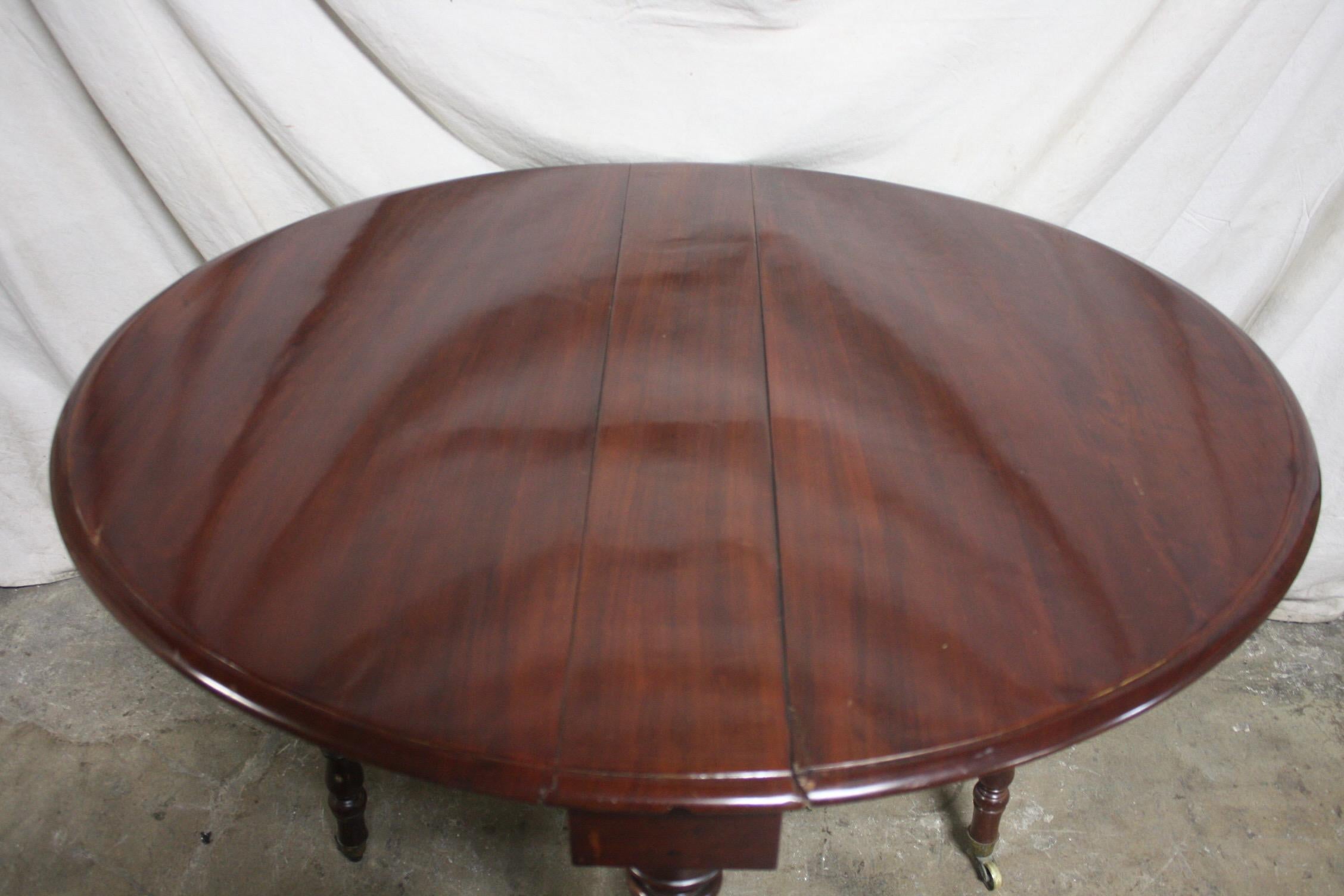 French 19th Century Tilt-Top Table For Sale 1