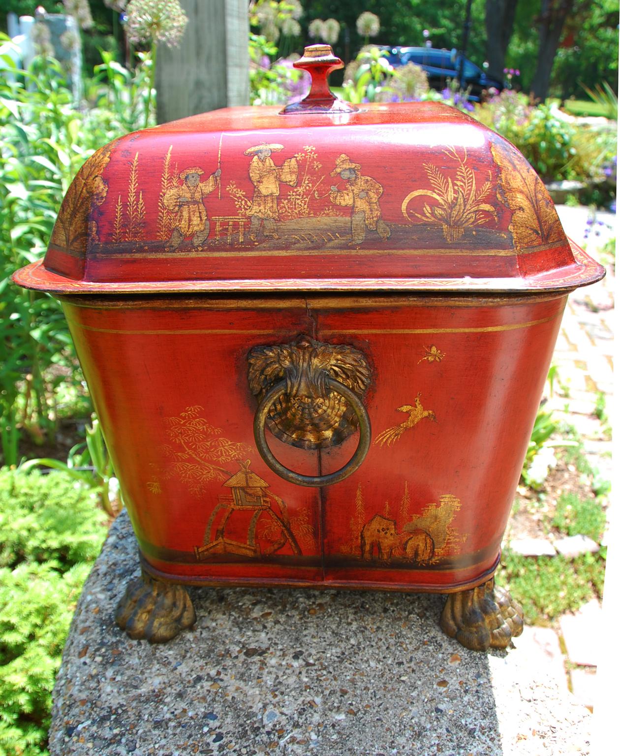 French 19th Century Tole Coal Bin with Chinoiserie Decoration 1