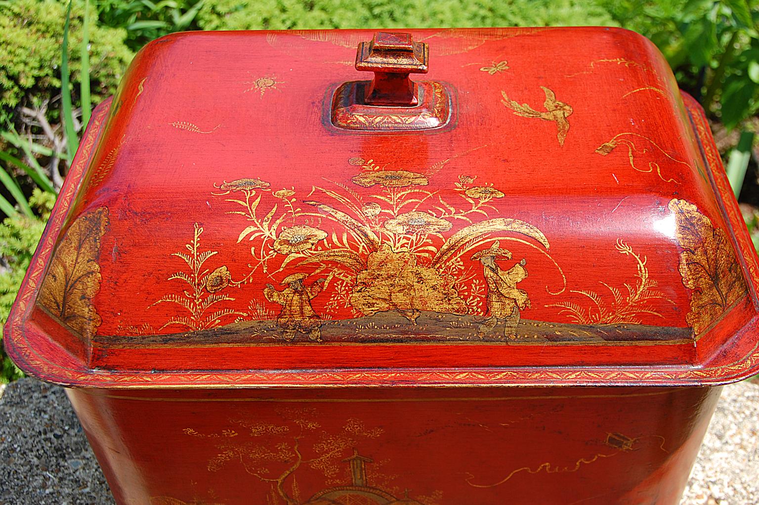 French 19th Century Tole Coal Bin with Chinoiserie Decoration 2