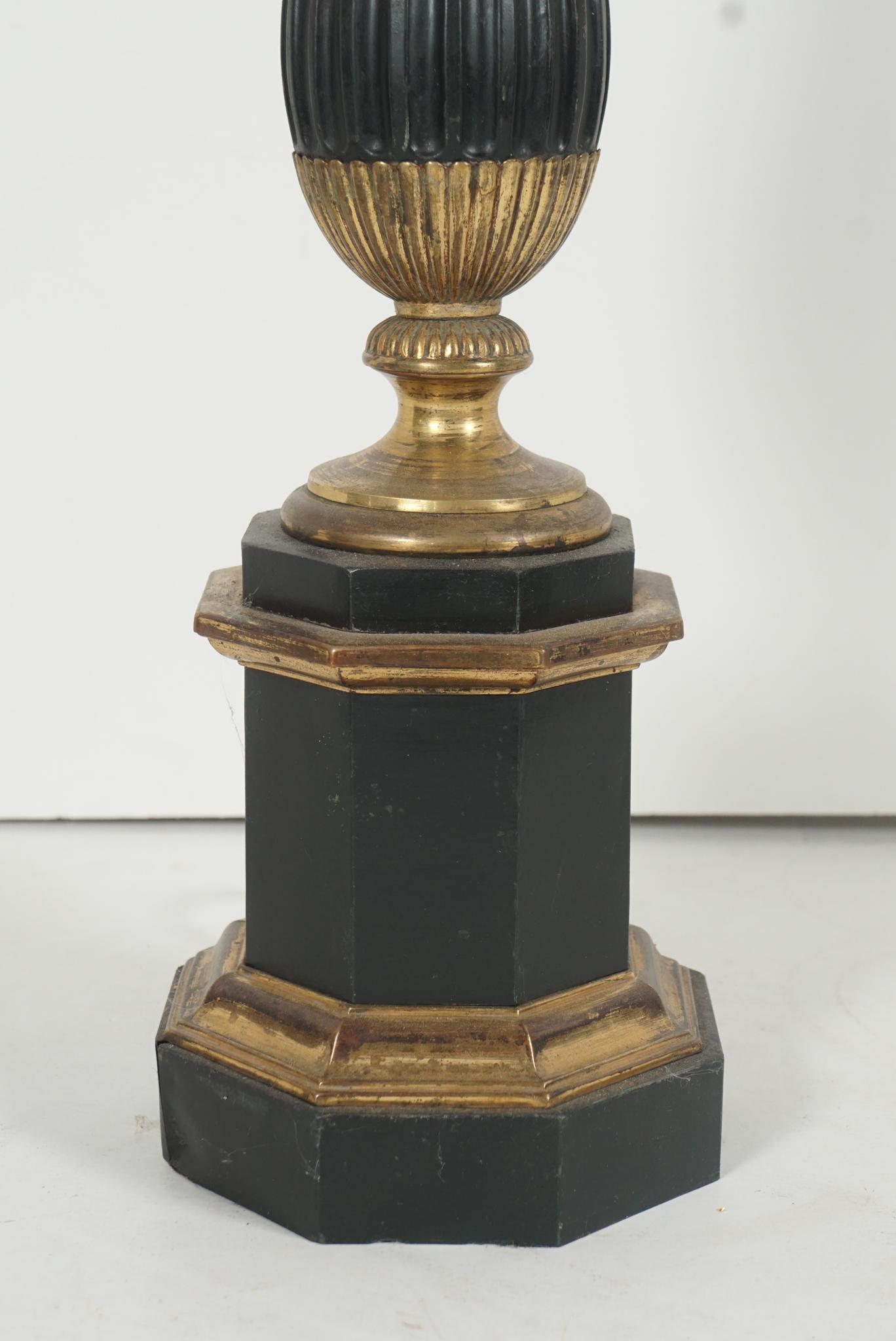 Lampada in tole Sinumbra o Carcel francese del XIX secolo proveniente dalla proprietà di Bunny Mellon In condizioni buone in vendita a Hudson, NY