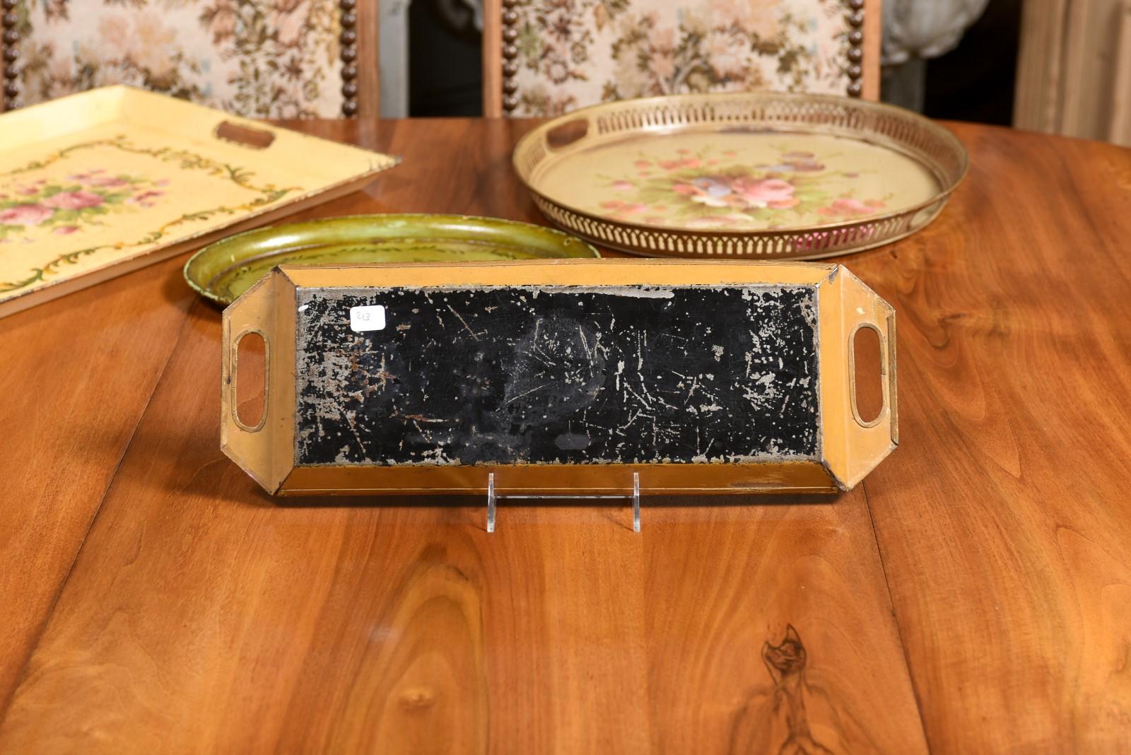 French 19th Century Tole Tray with Hand-Painted Floral Decor and Beveled Edges For Sale 5