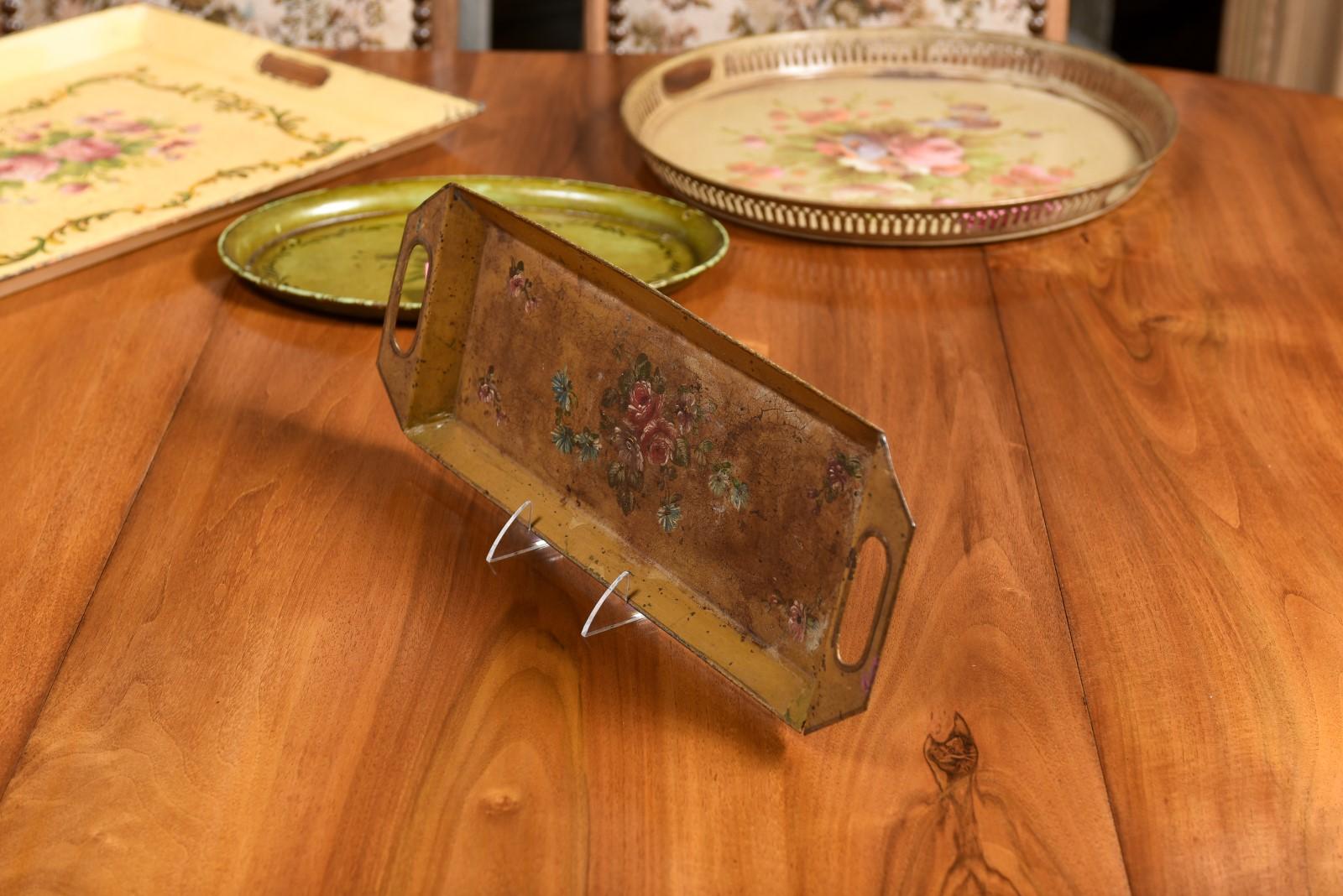 French 19th Century Tole Tray with Hand-Painted Floral Decor and Beveled Edges For Sale 4