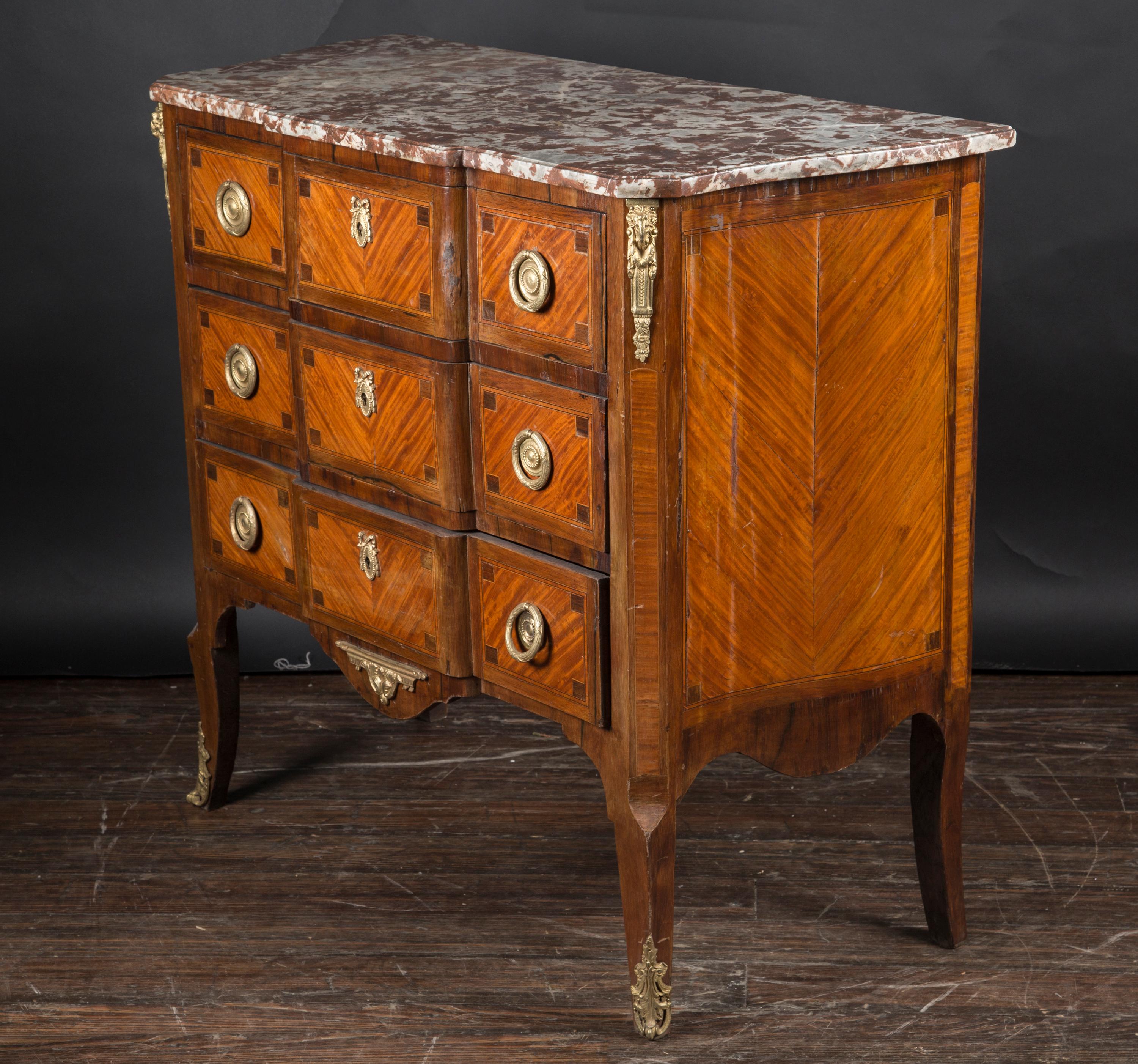 French 19th Century Transition Mable Top Marquetry Chest In Good Condition For Sale In New Orleans, LA