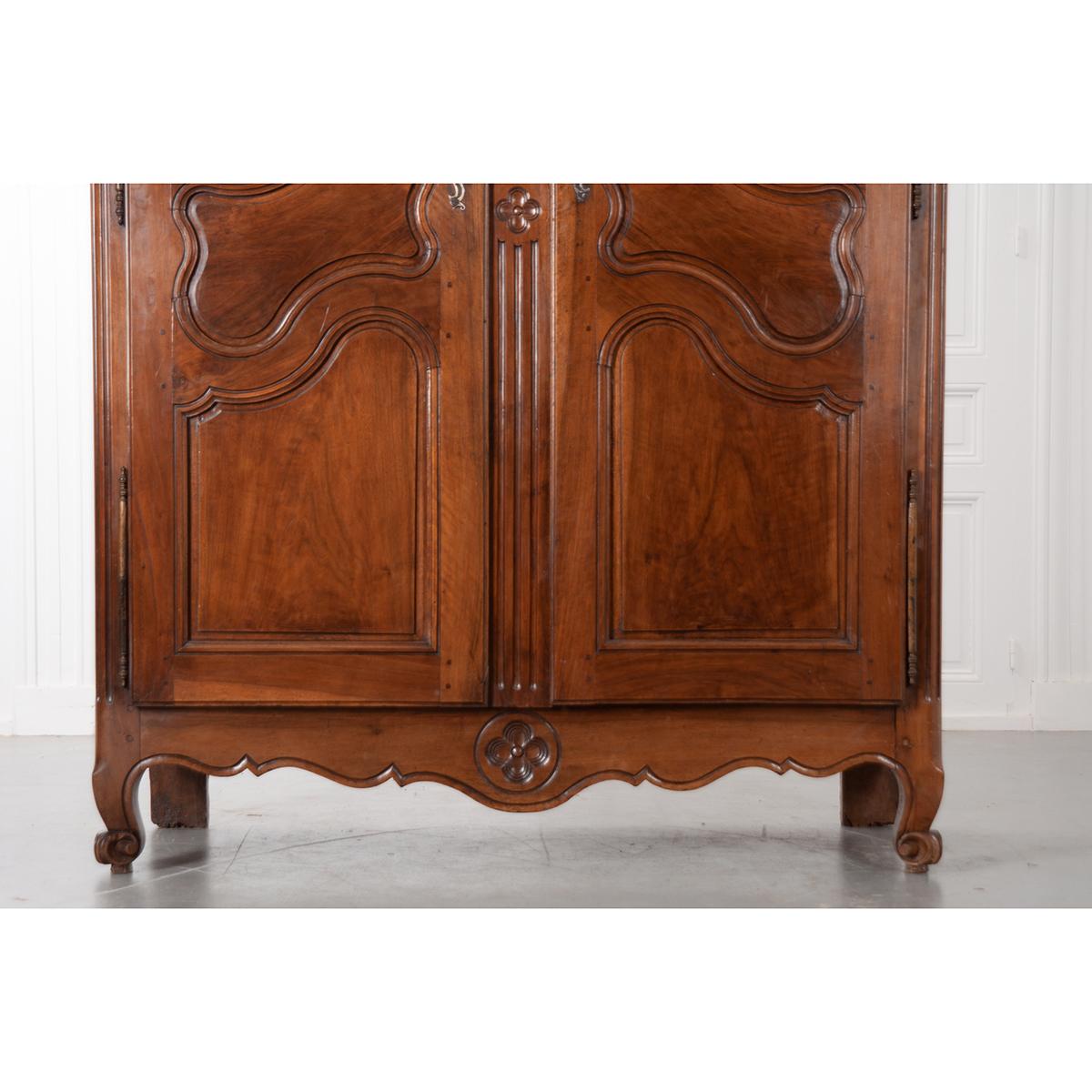 French 19th Century Transitional Armoire For Sale 5