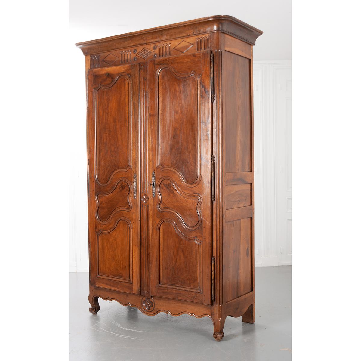 French 19th Century Transitional Armoire For Sale 3