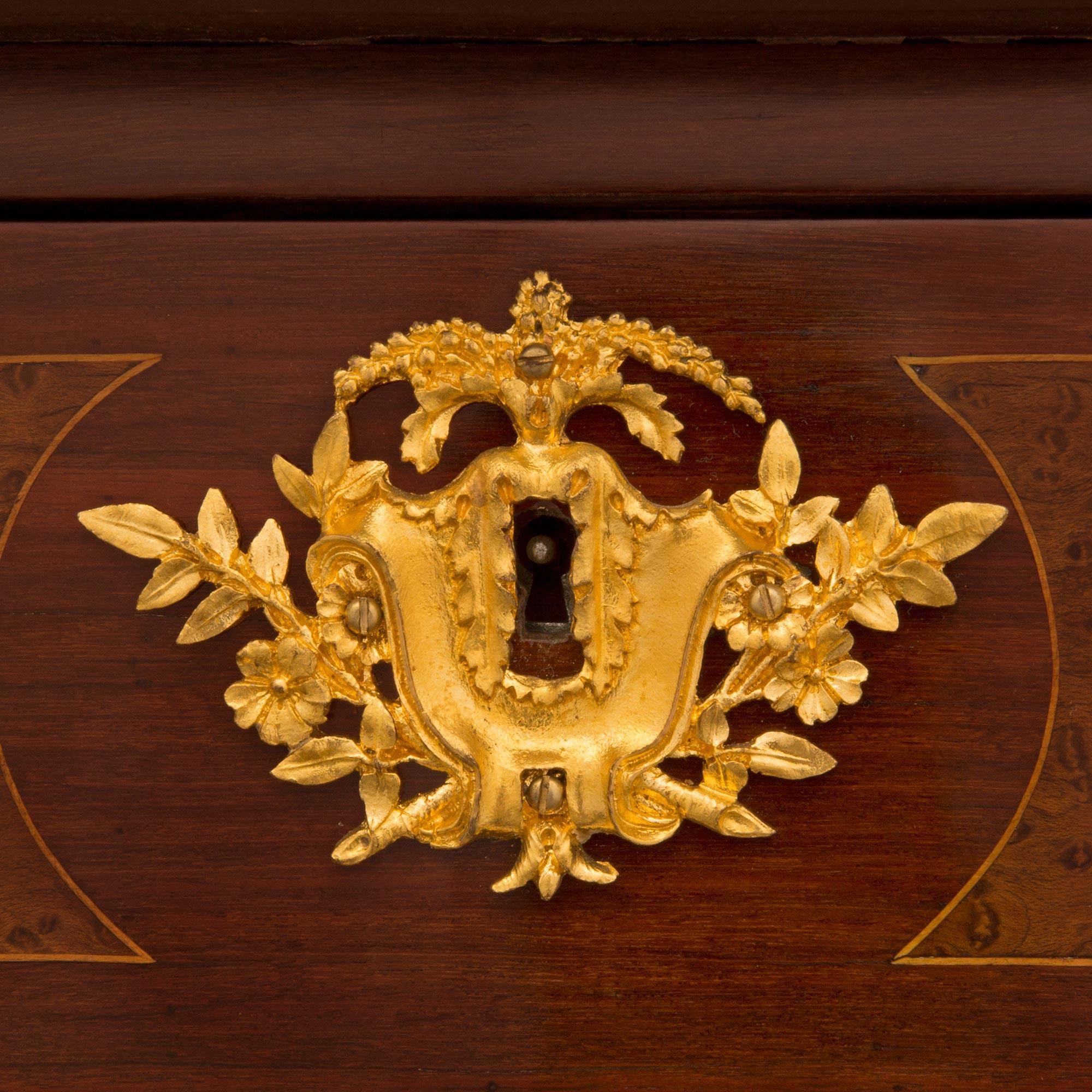 Schrank/ Sekretär-Schrank/Schreibtisch aus Mahagoni und Goldbronze, Übergangsstil, 19. Jahrhundert im Angebot 3