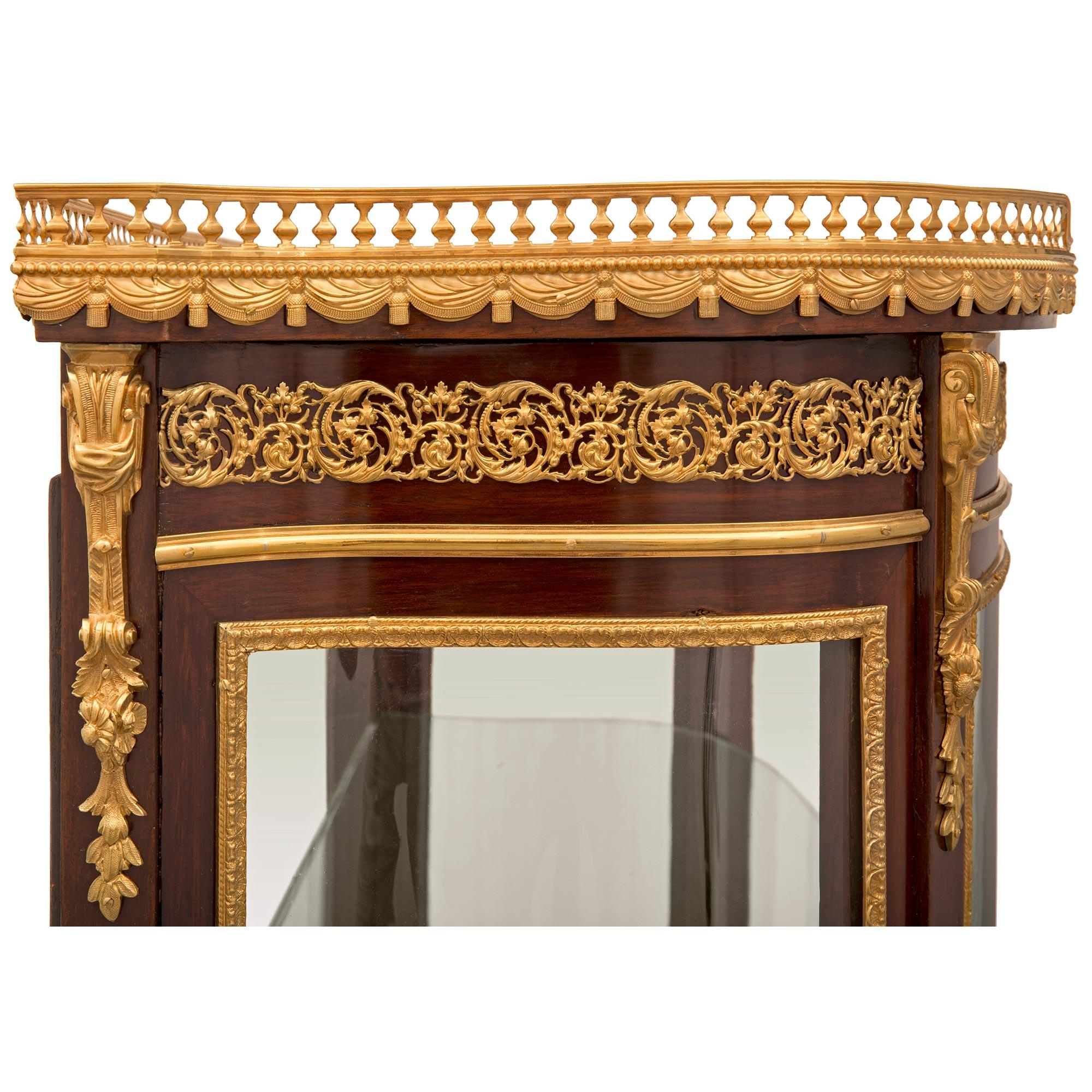 French 19th Century Transitional St. Mahogany and Ormolu Vitrine For Sale 2