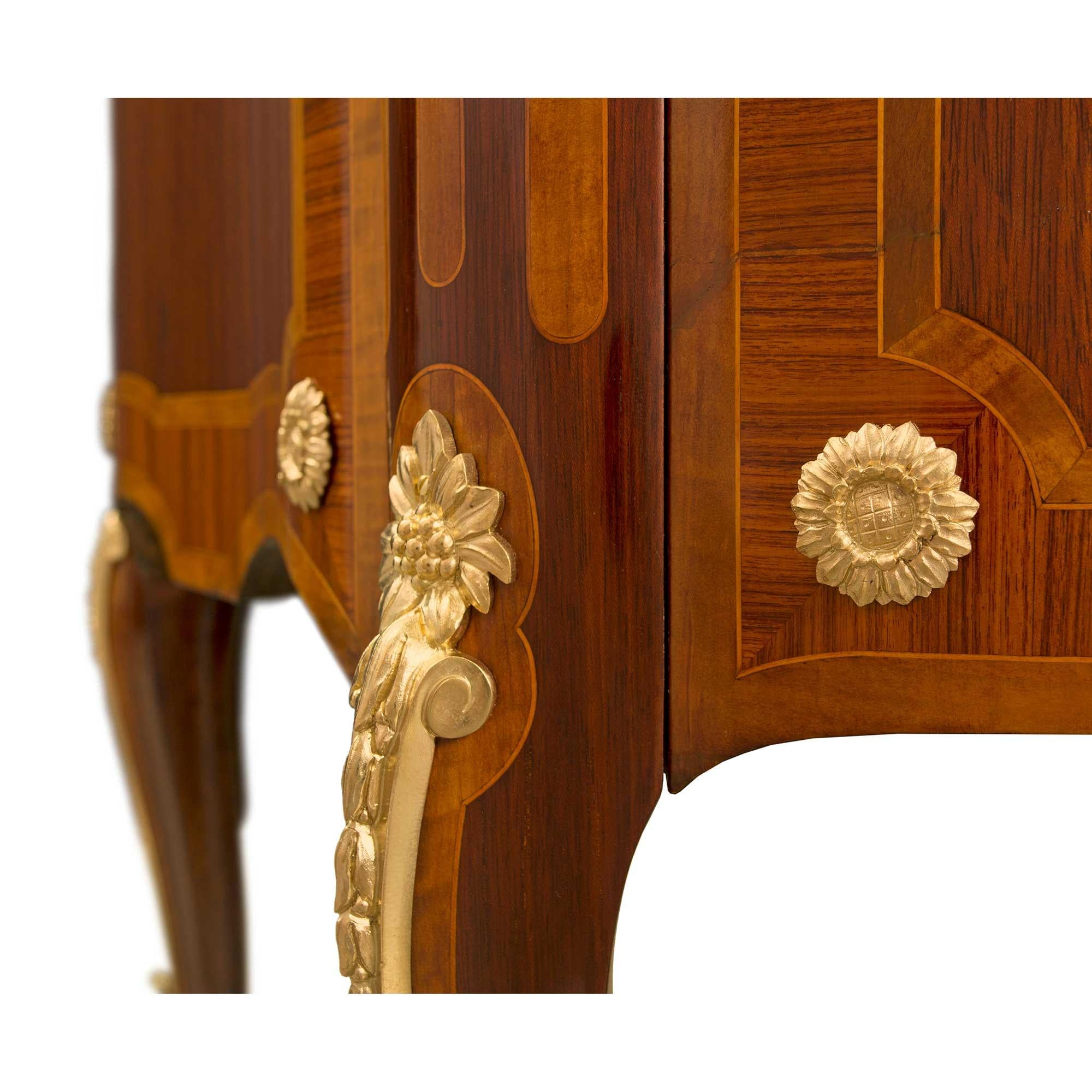 Commode francese del XIX secolo in stile transitorio, firmato Krieger in vendita 6