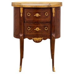Mesa auxiliar francesa del siglo XIX de estilo transicional de madera de rey, boj y ormolu