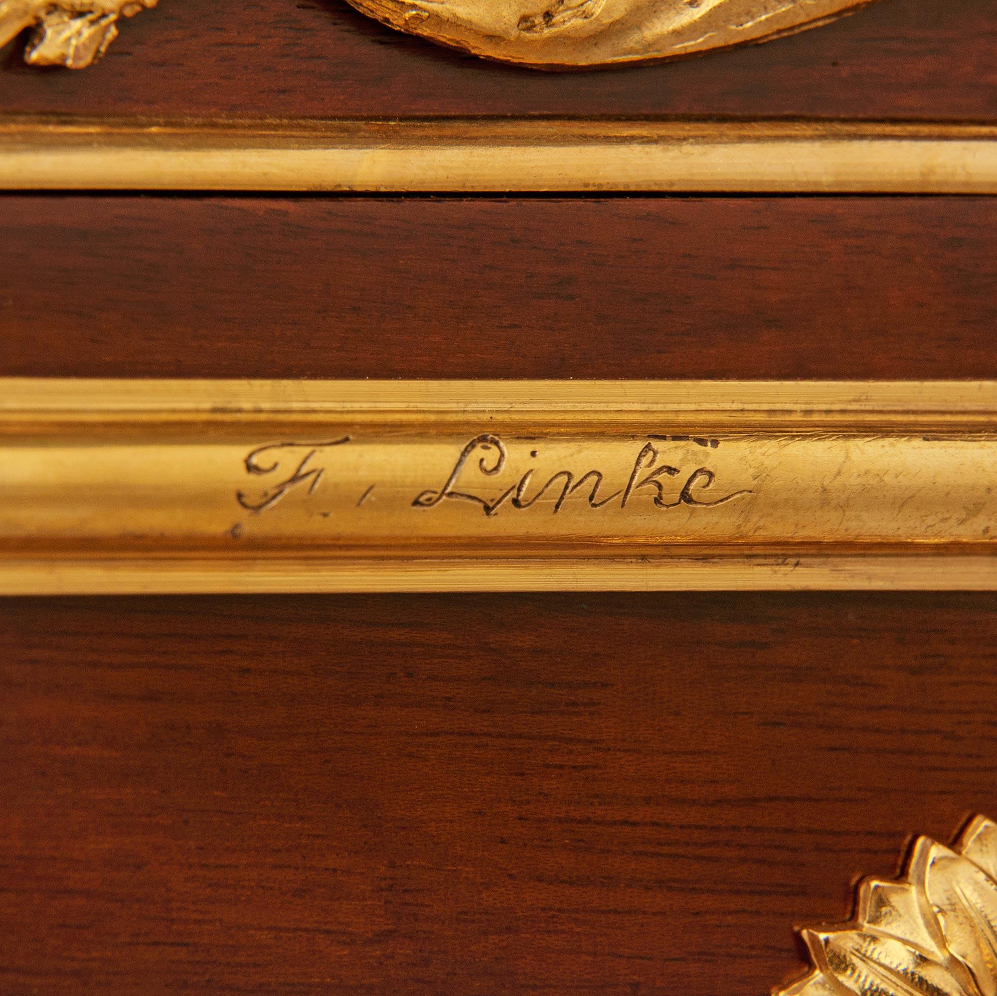 Armadio di transizione francese del XIX secolo in mogano e ormeggio. Armoire in mogano e ormolu, firmato A Link in vendita 7