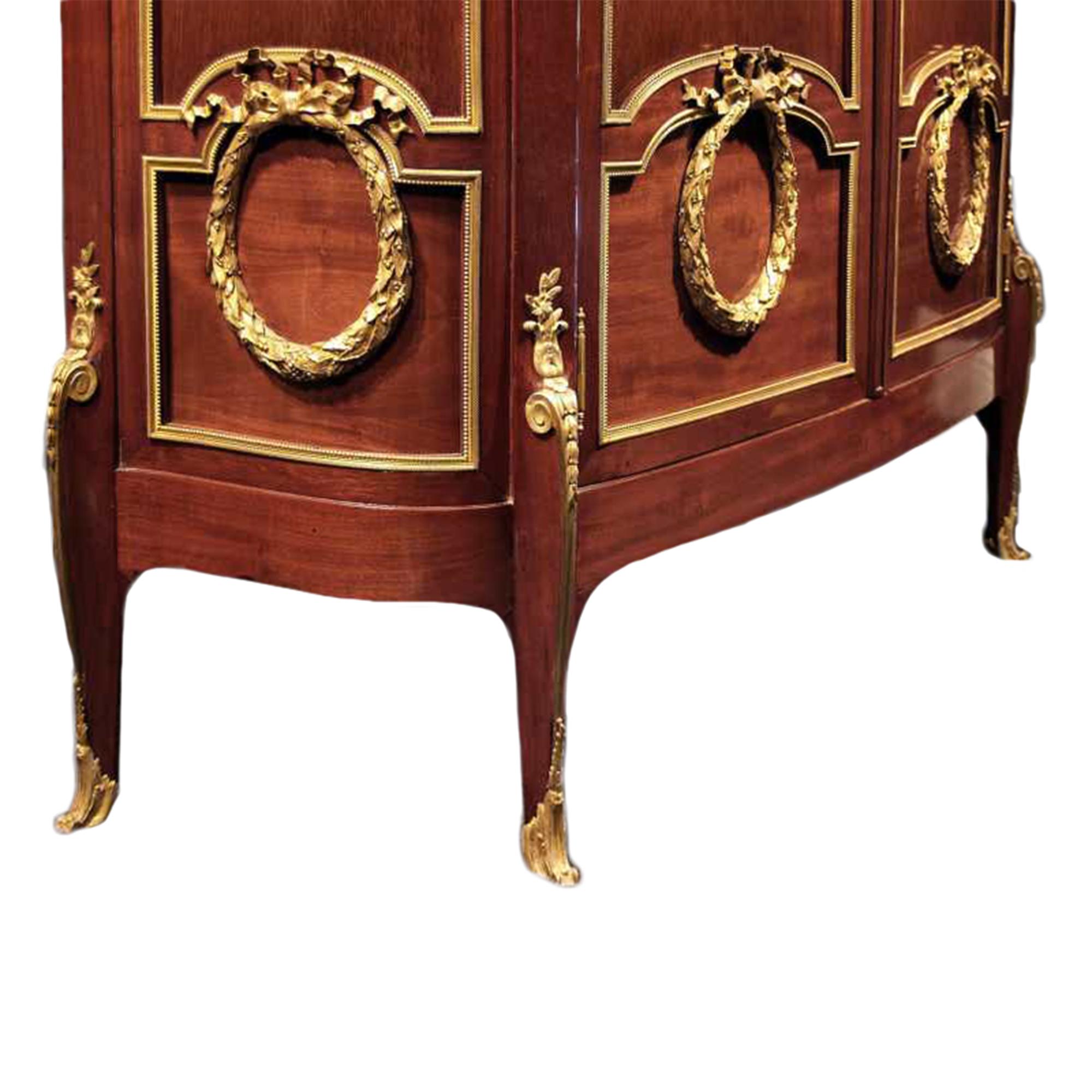 French 19th Century Transitional Style Two-Door Mahogany and Ormolu Armoire For Sale 1