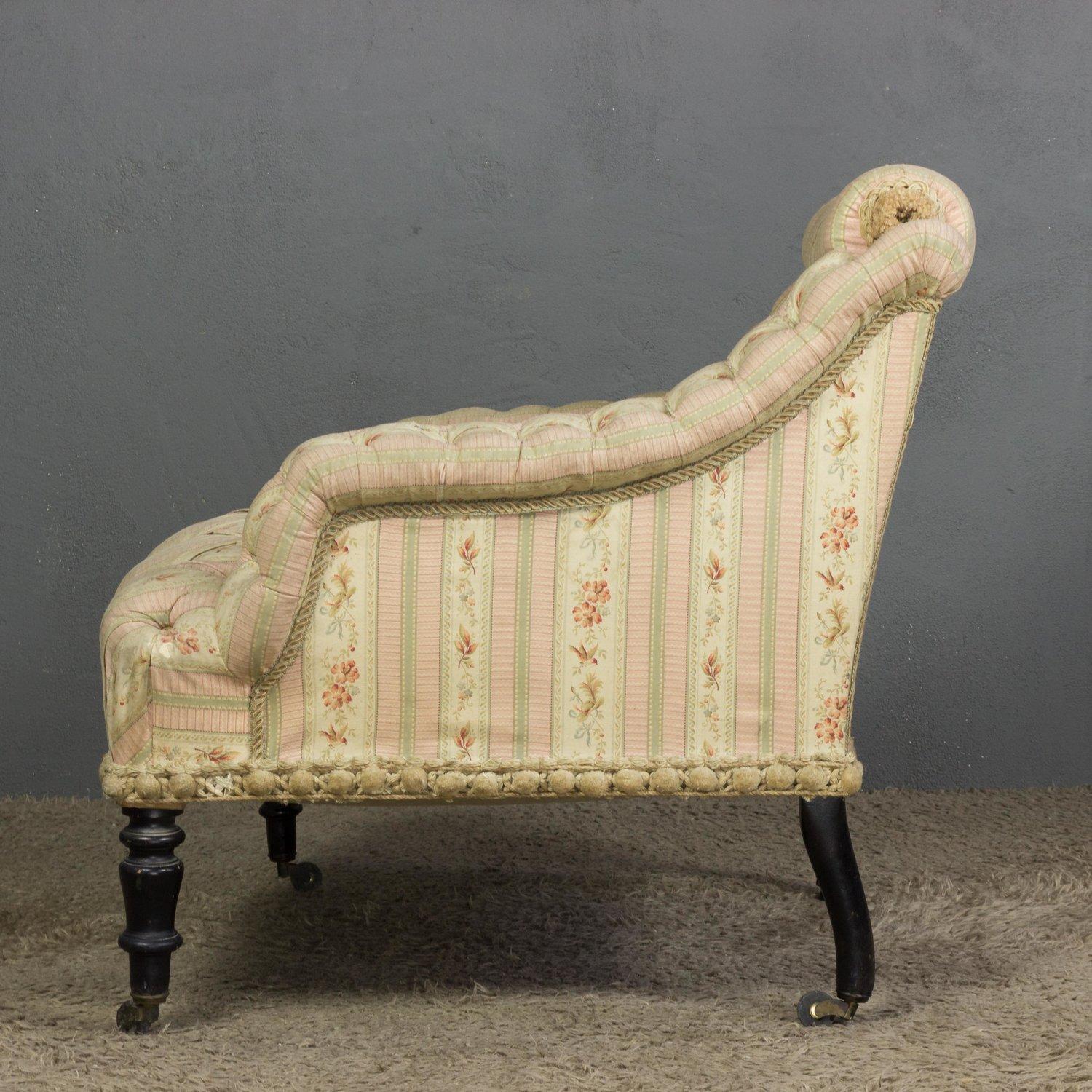 French 19th Century Tufted Armchair For Sale 1