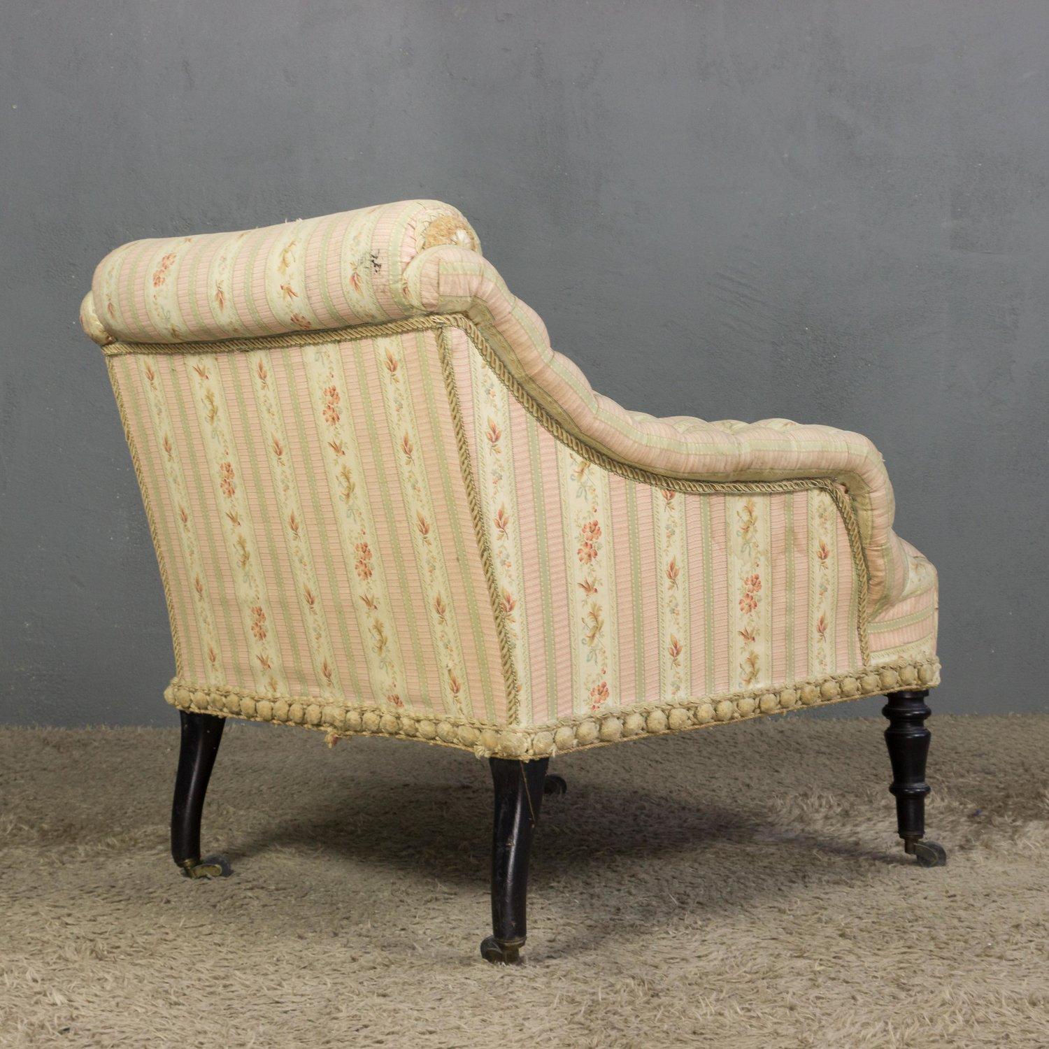 French 19th Century Tufted Armchair For Sale 3